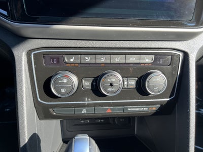 2023 Volkswagen Atlas 3.6L V6 SE w/Technology W/Panoramic Sunroof & Captains Chairs