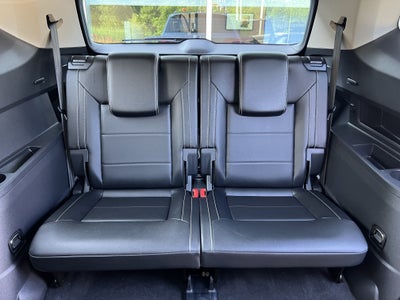 2023 Volkswagen Atlas 3.6L V6 SE w/Technology W/Panoramic Sunroof & Captains Chairs