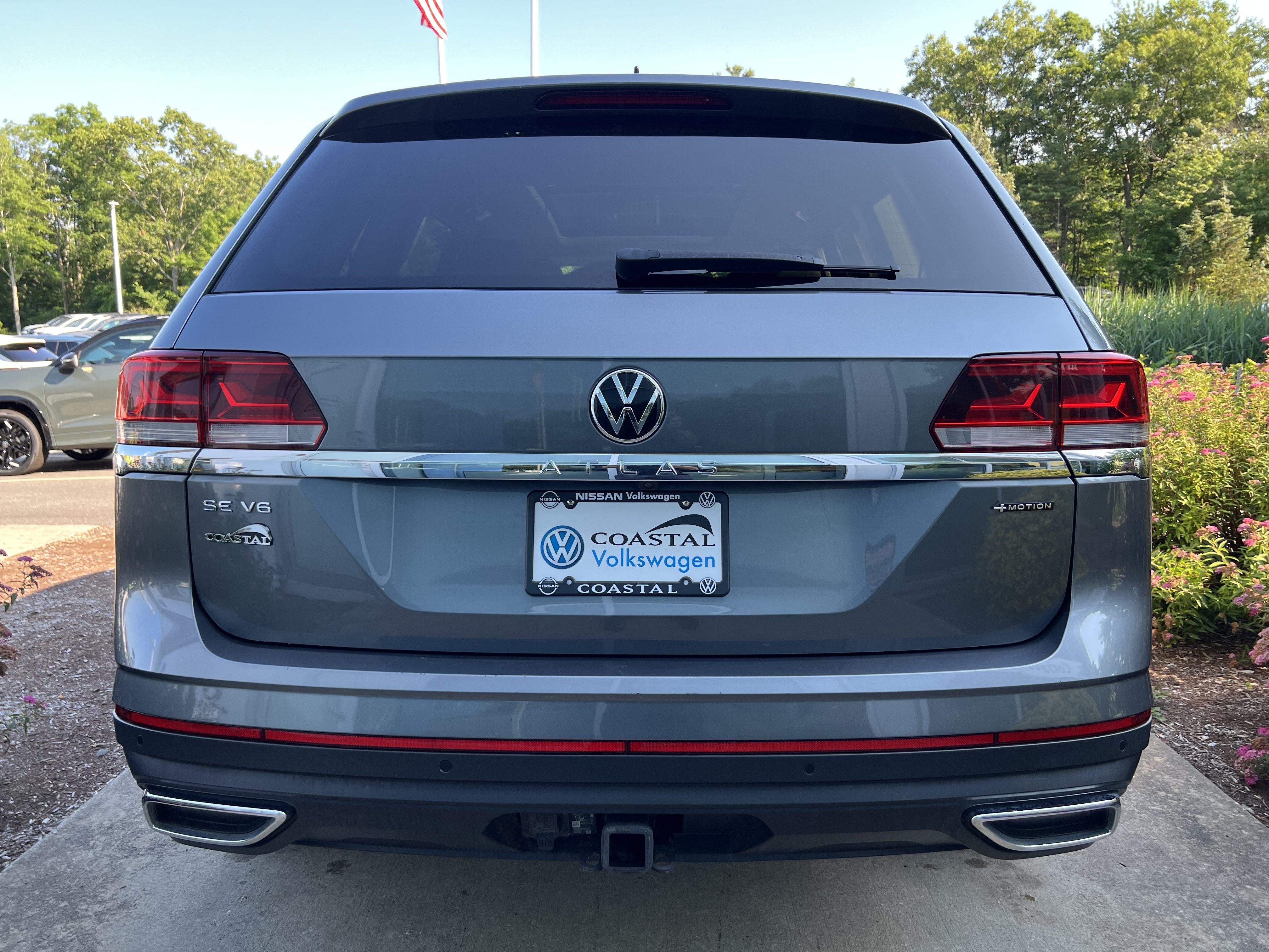 2023 Volkswagen Atlas 3.6L V6 SE w/Technology W/Panoramic Sunroof & Captains Chairs
