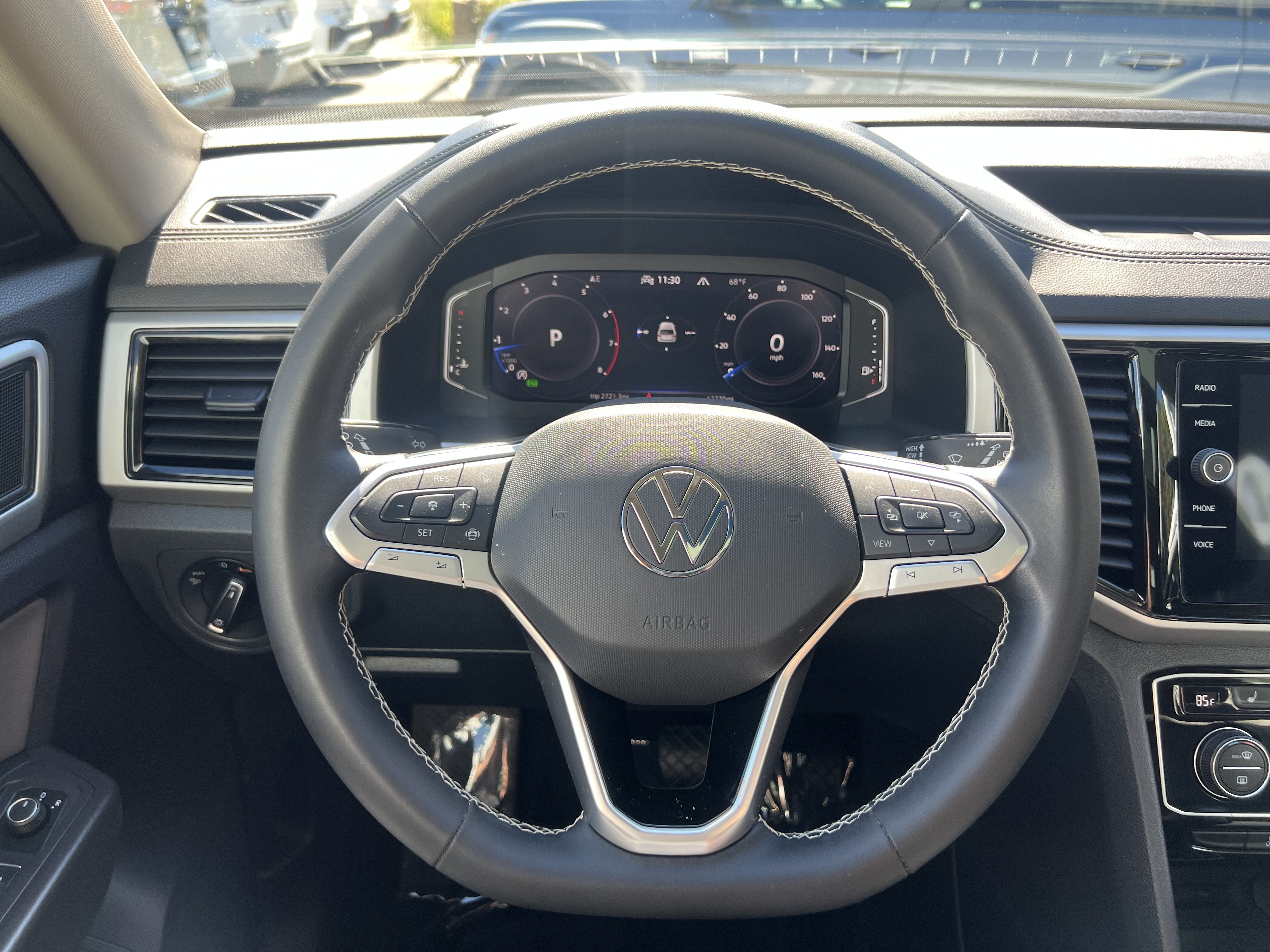 2023 Volkswagen Atlas 3.6L V6 SE w/Technology