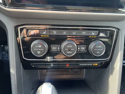 2023 Volkswagen Atlas 3.6L V6 SE w/Technology W/Panoramic Sunroof & Captains Chairs