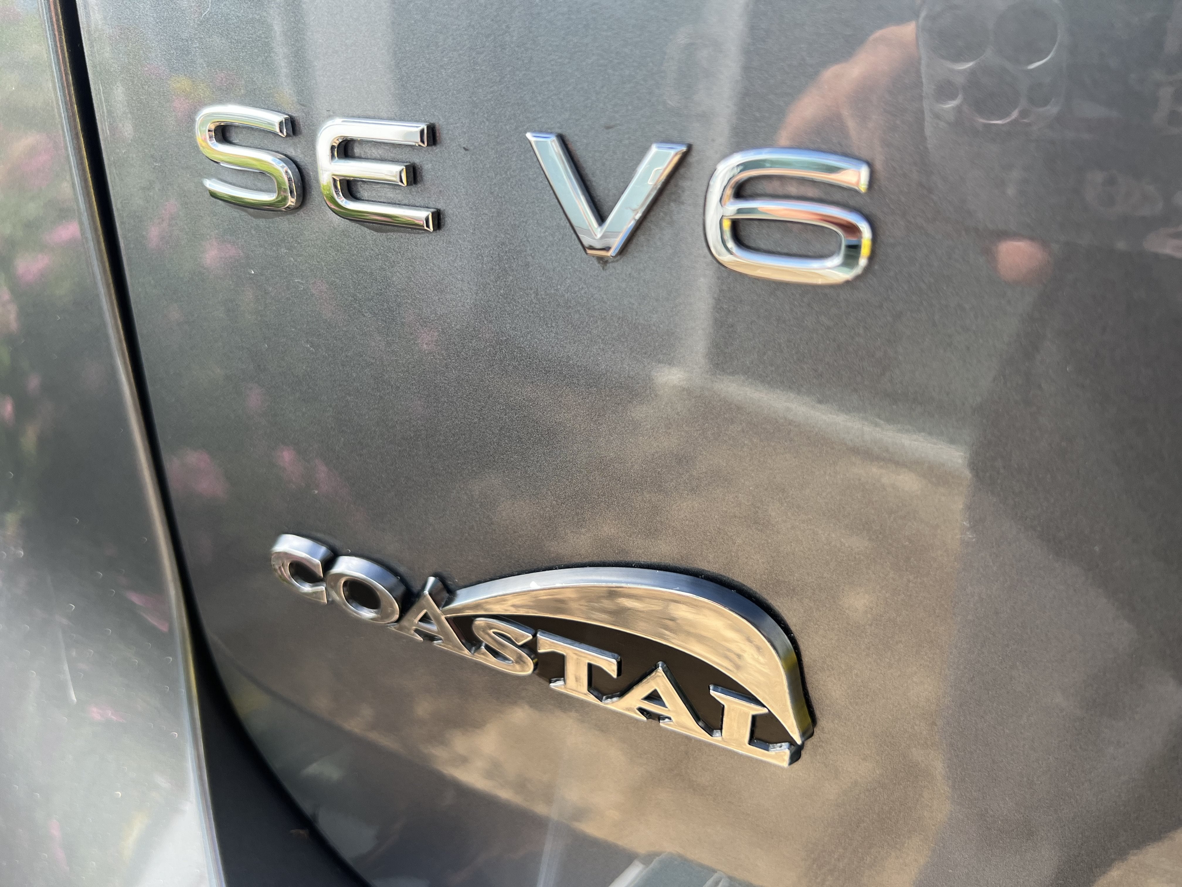 2023 Volkswagen Atlas 3.6L V6 SE w/Technology W/Panoramic Sunroof & Captains Chairs