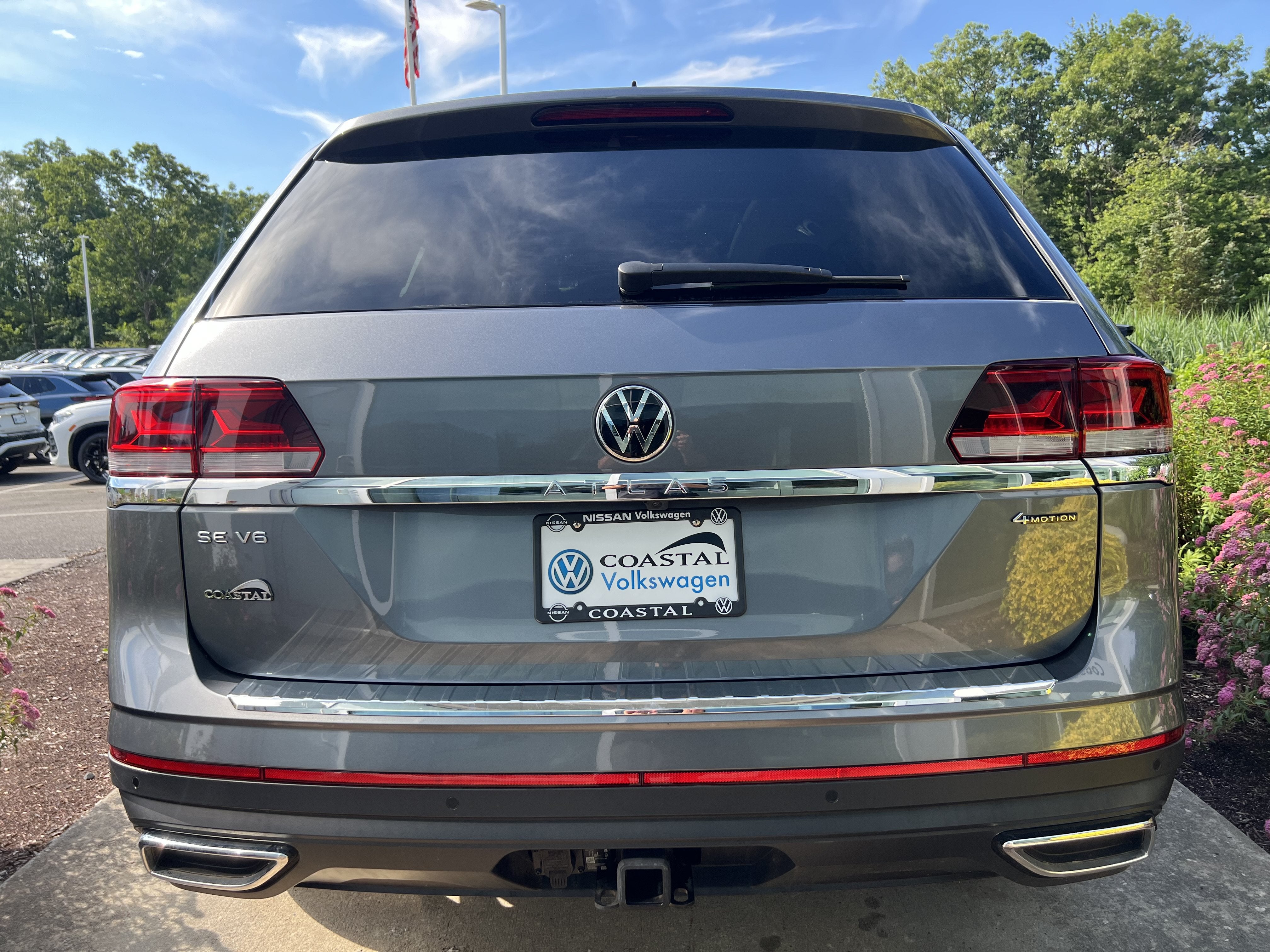 2023 Volkswagen Atlas 3.6L V6 SE w/Technology W/Panoramic Sunroof & Captains Chairs