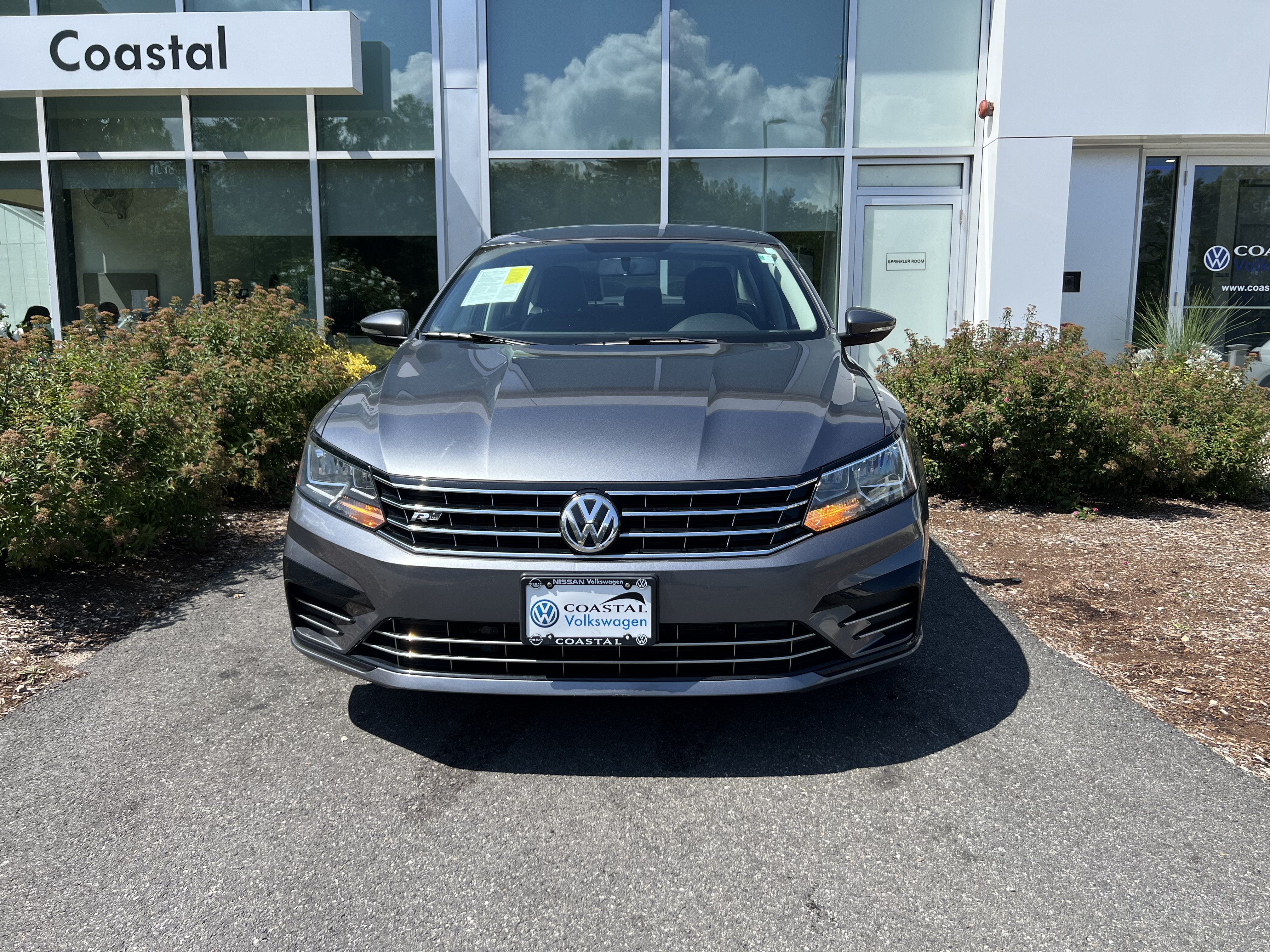 2017 Volkswagen Passat R-Line w/Comfort Pkg