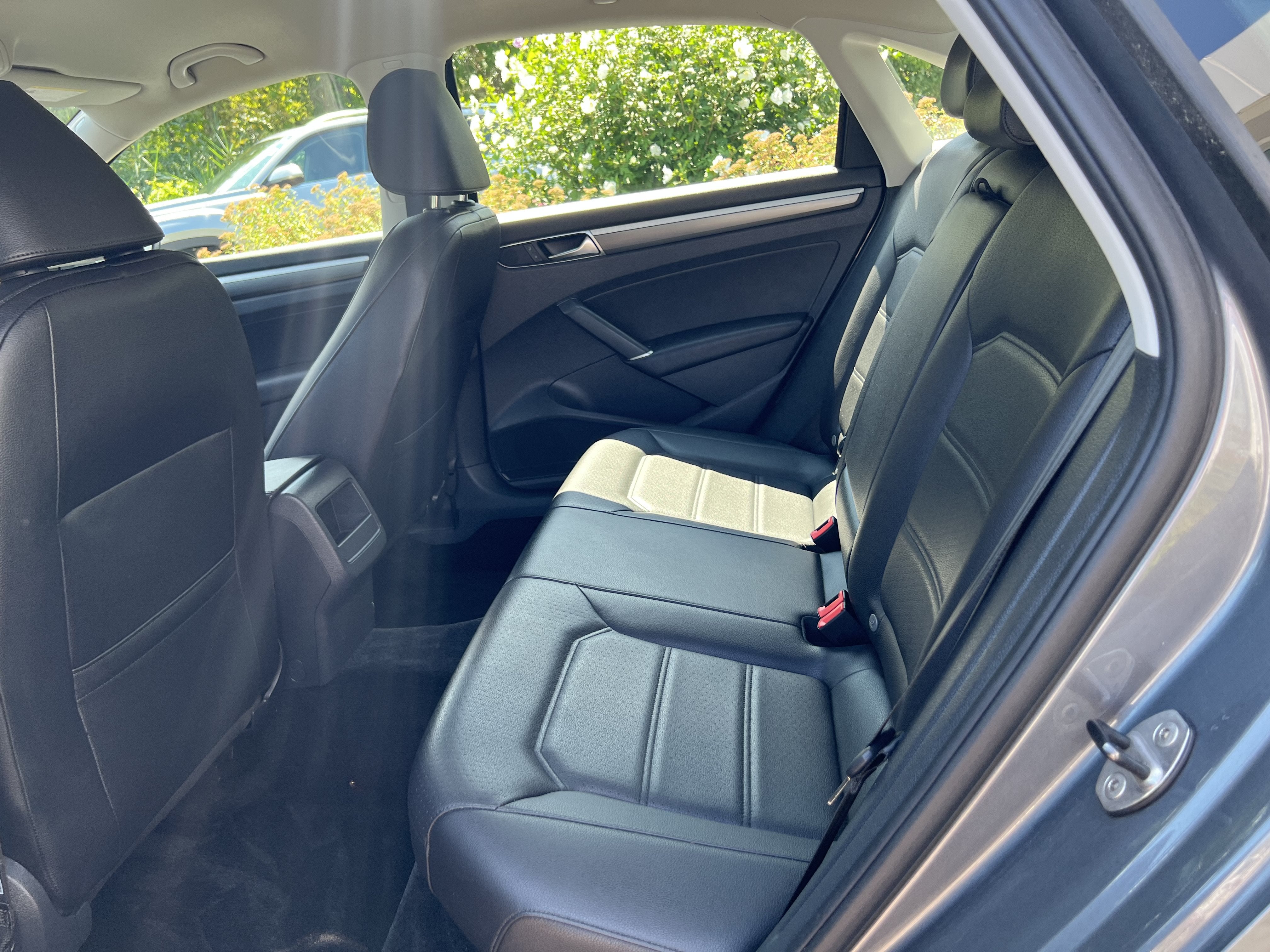 2017 Volkswagen Passat R-Line w/Comfort Pkg