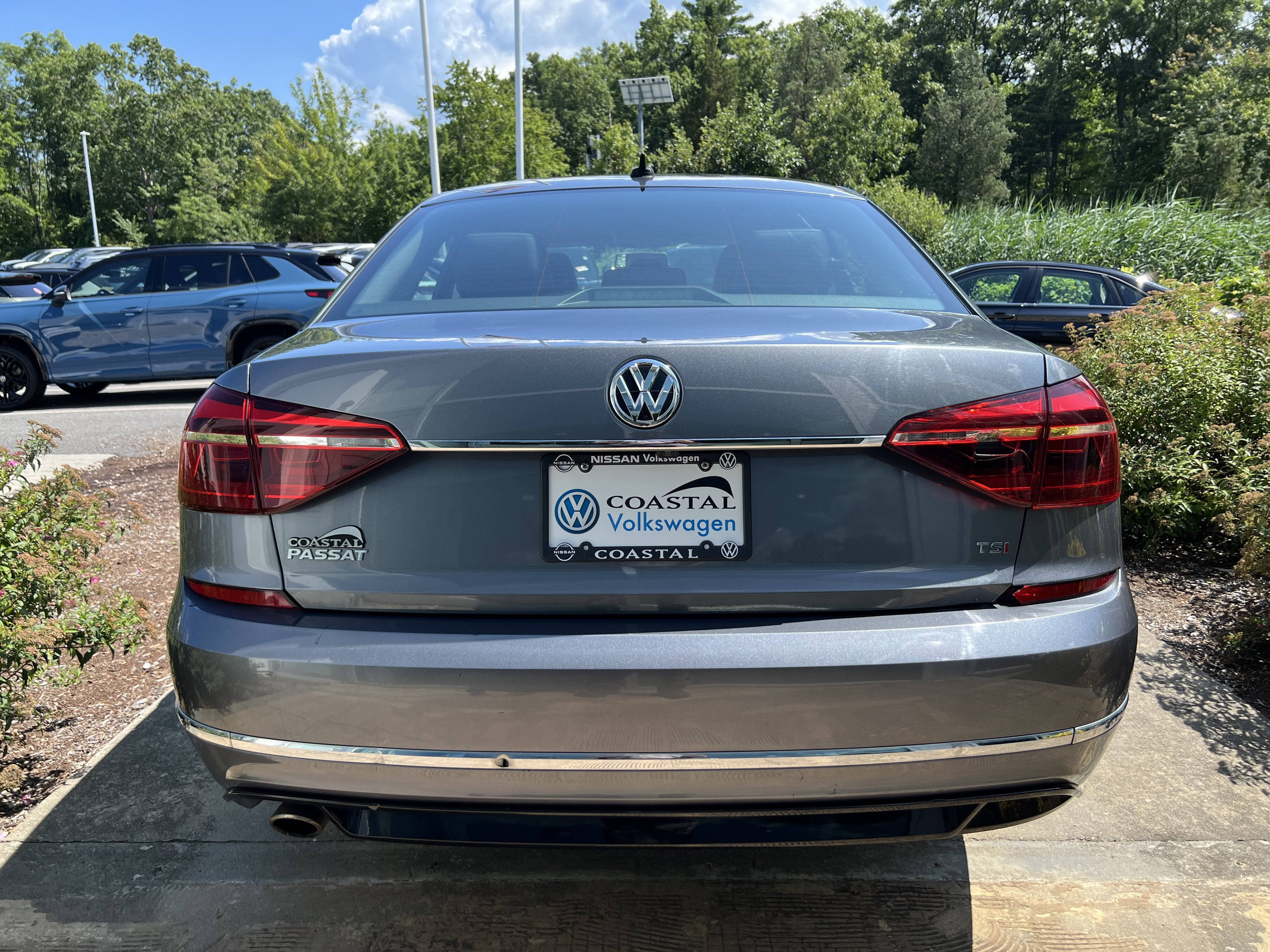 2017 Volkswagen Passat R-Line w/Comfort Pkg