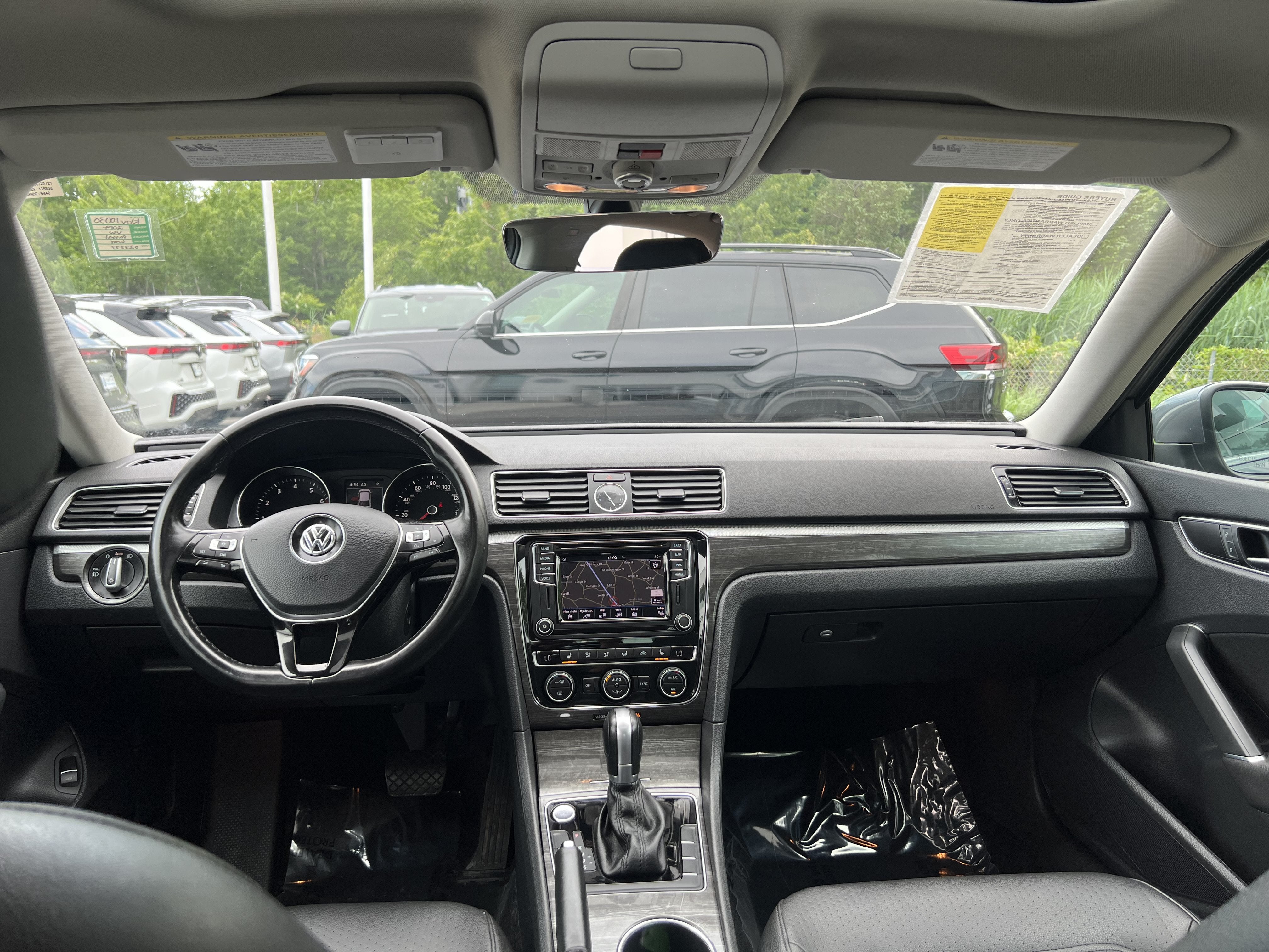 2017 Volkswagen Passat 1.8T SE w/Technology