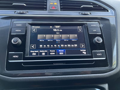 2022 Volkswagen Tiguan S