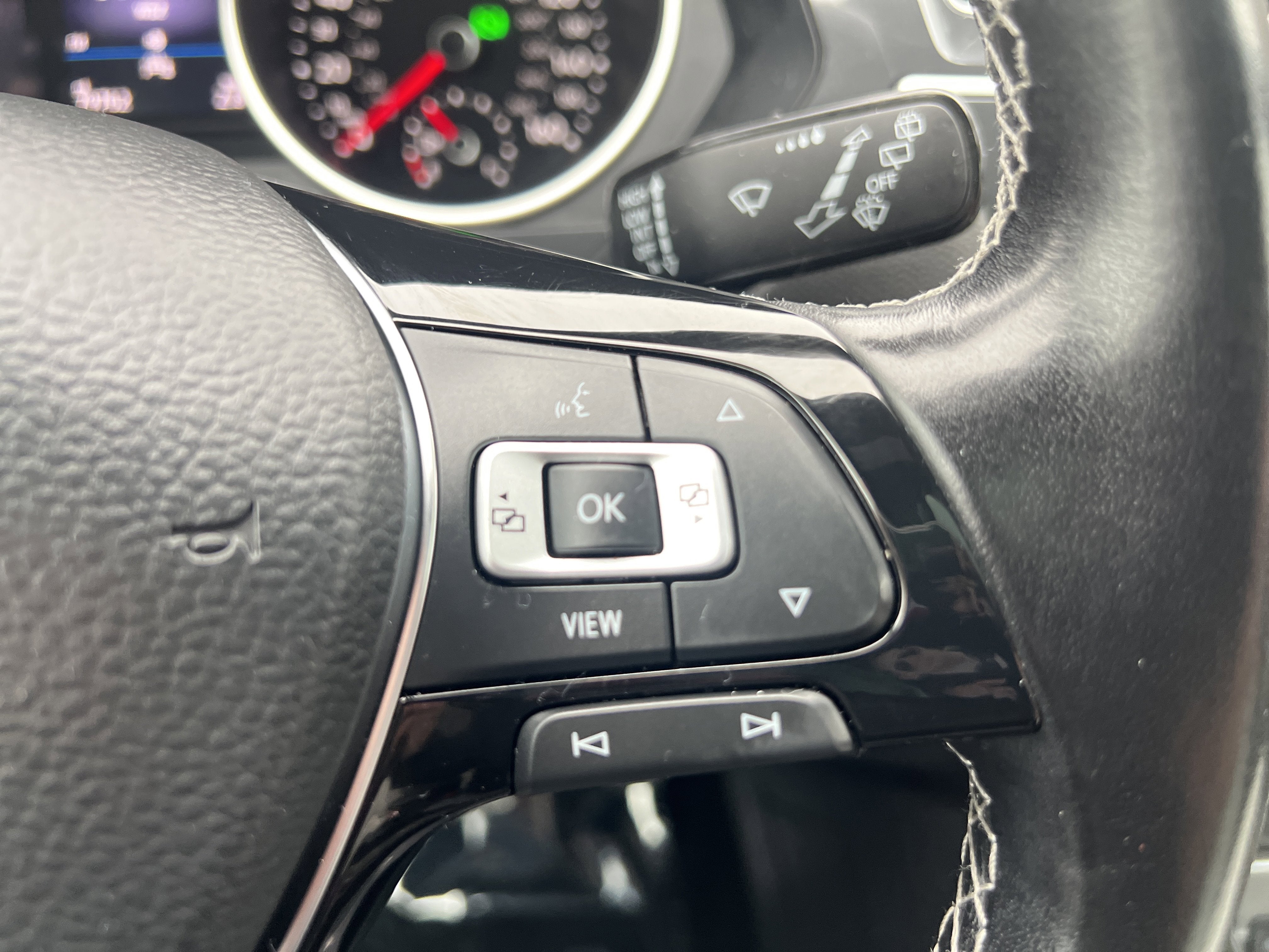 2020 Volkswagen Tiguan SE R-Line Black