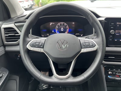 2025 Volkswagen Taos SE Black