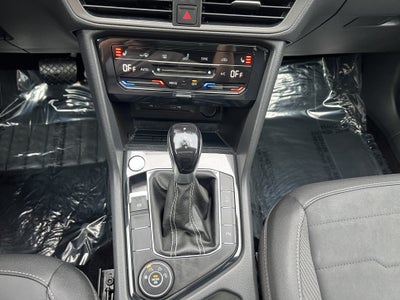 2025 Volkswagen Taos SE Black