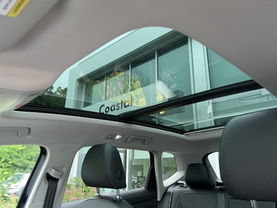 2025 Volkswagen Taos SE Black