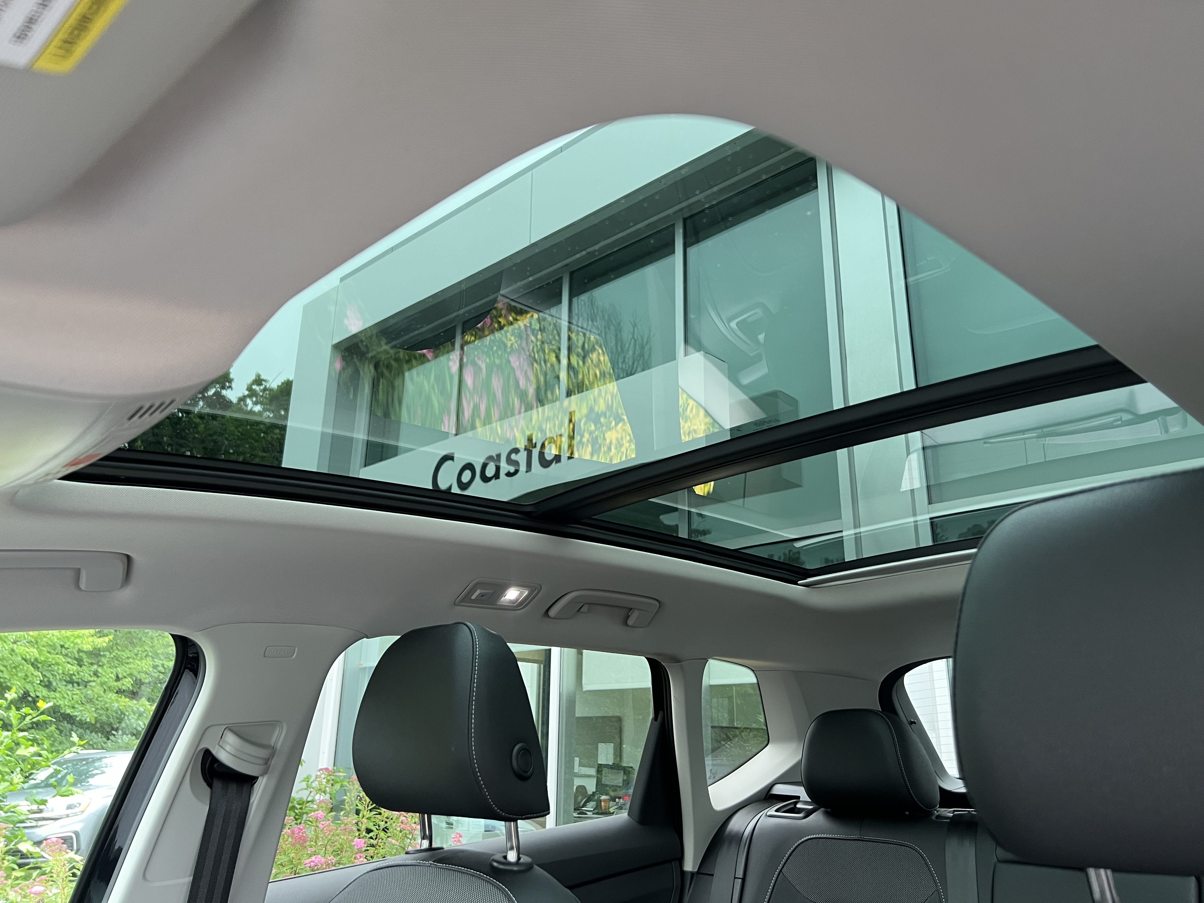 2025 Volkswagen Taos SE Black