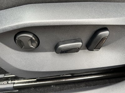 2025 Volkswagen Taos SE Black