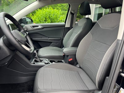 2025 Volkswagen Taos SE Black