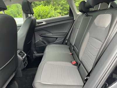 2025 Volkswagen Taos SE Black