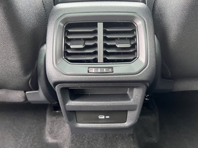 2025 Volkswagen Taos SE Black