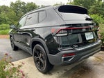 2025 Volkswagen Taos SE Black
