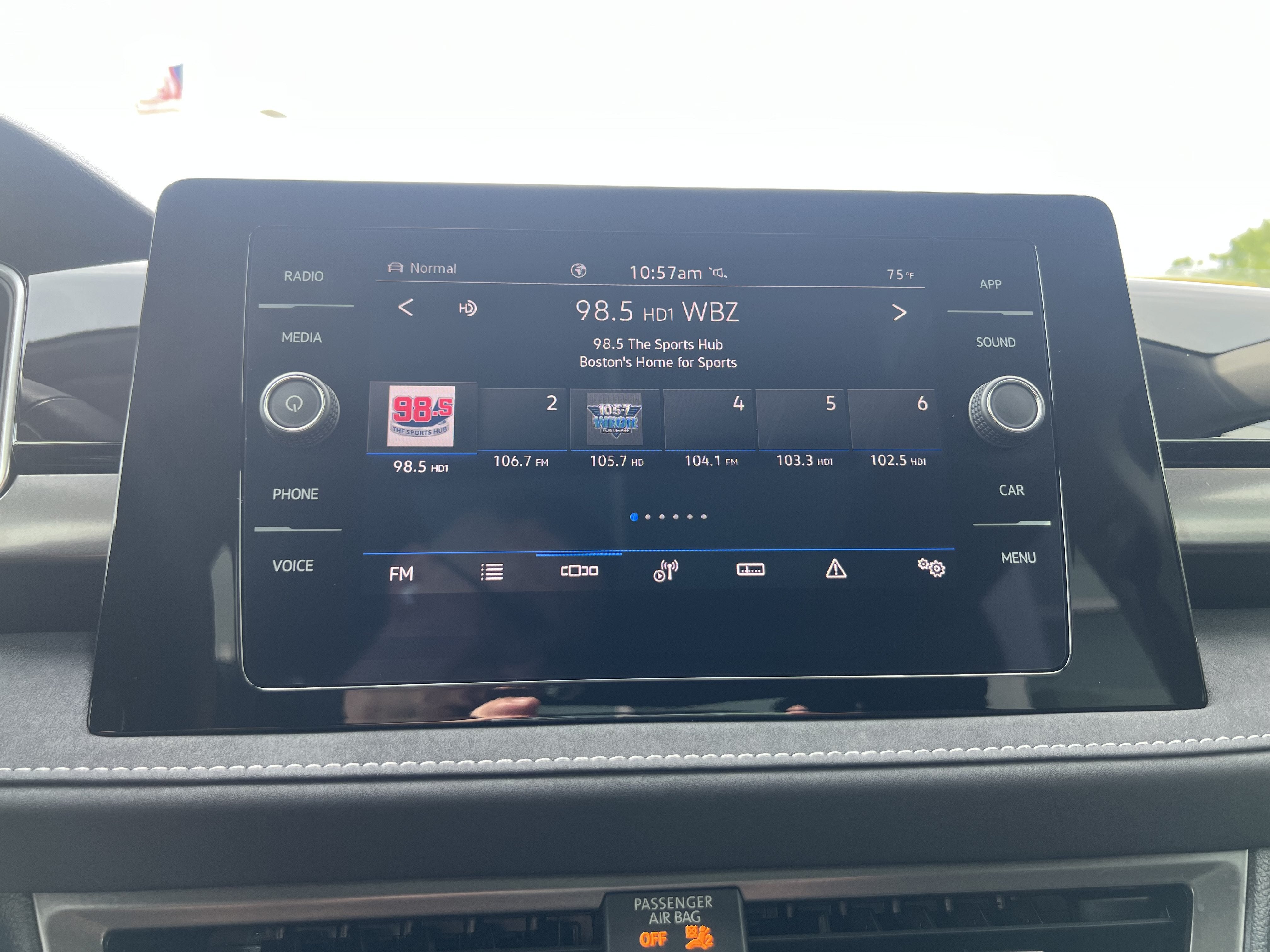 2025 Volkswagen Taos SE Black