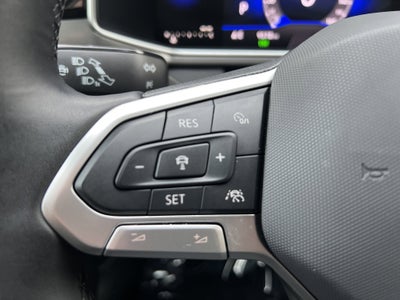 2025 Volkswagen Taos SE Black