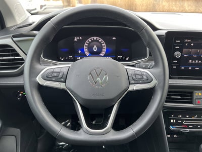 2025 Volkswagen Taos SE Black