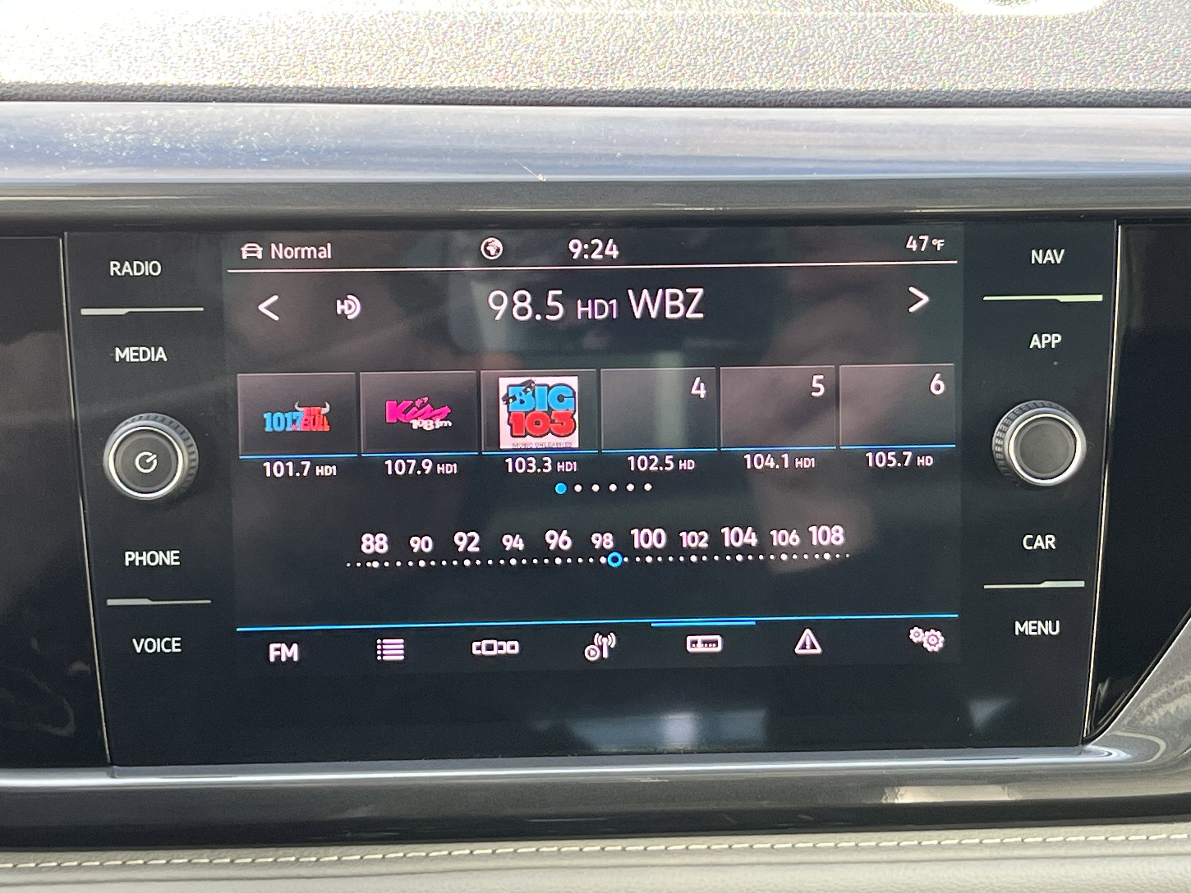 2023 Volkswagen Taos SEL