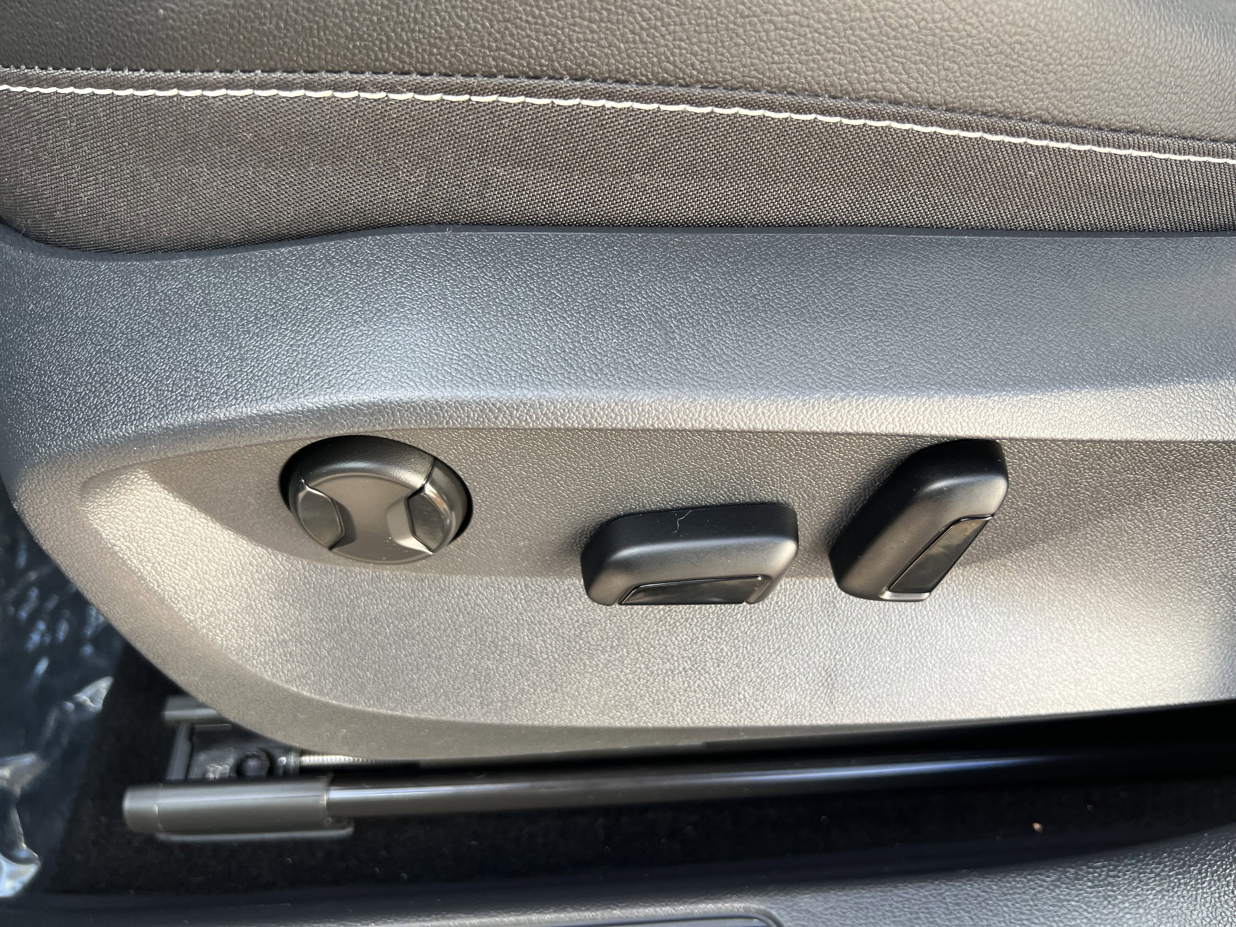 2023 Volkswagen Taos SEL