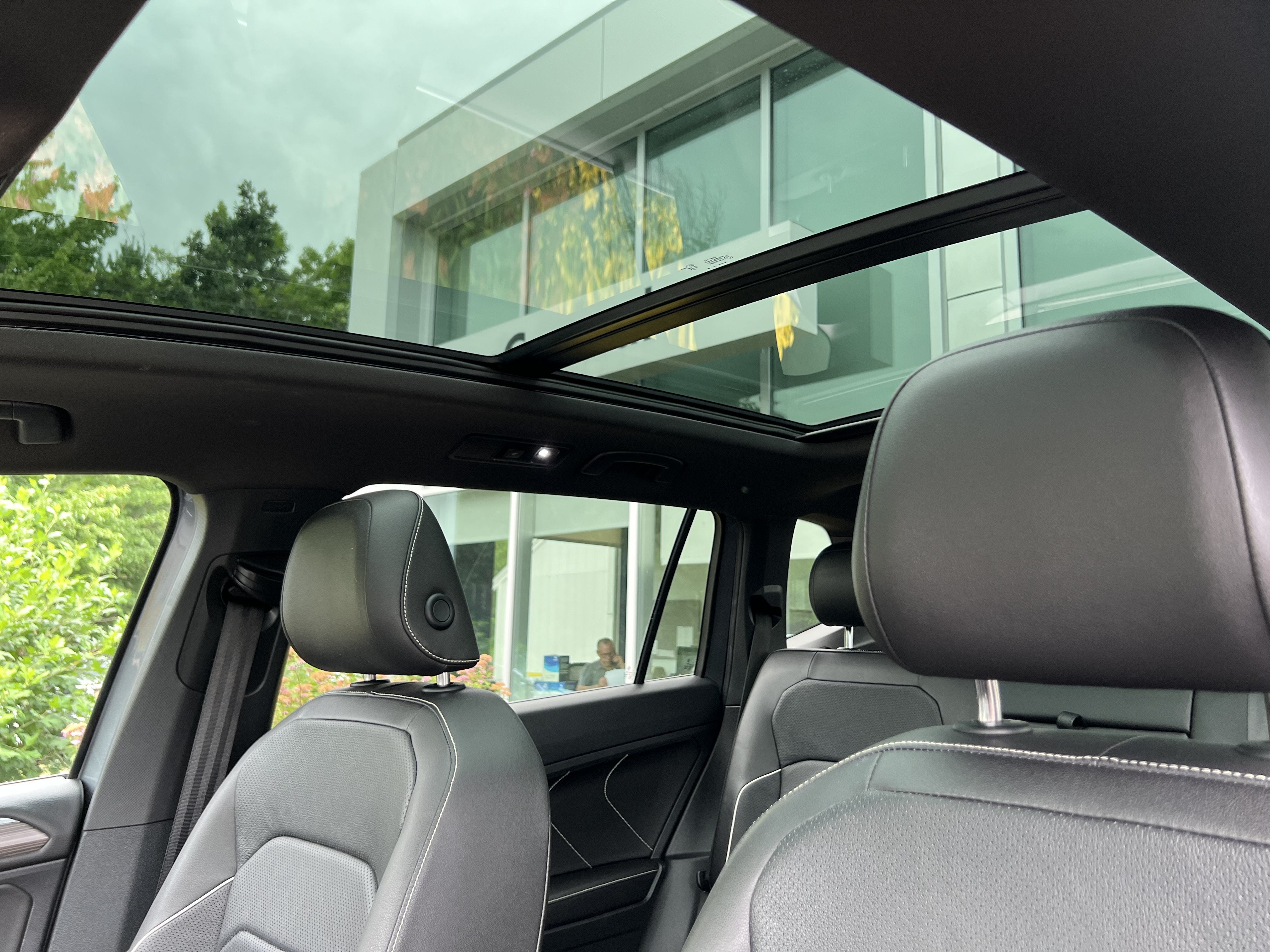 2023 Volkswagen Tiguan SEL R-Line