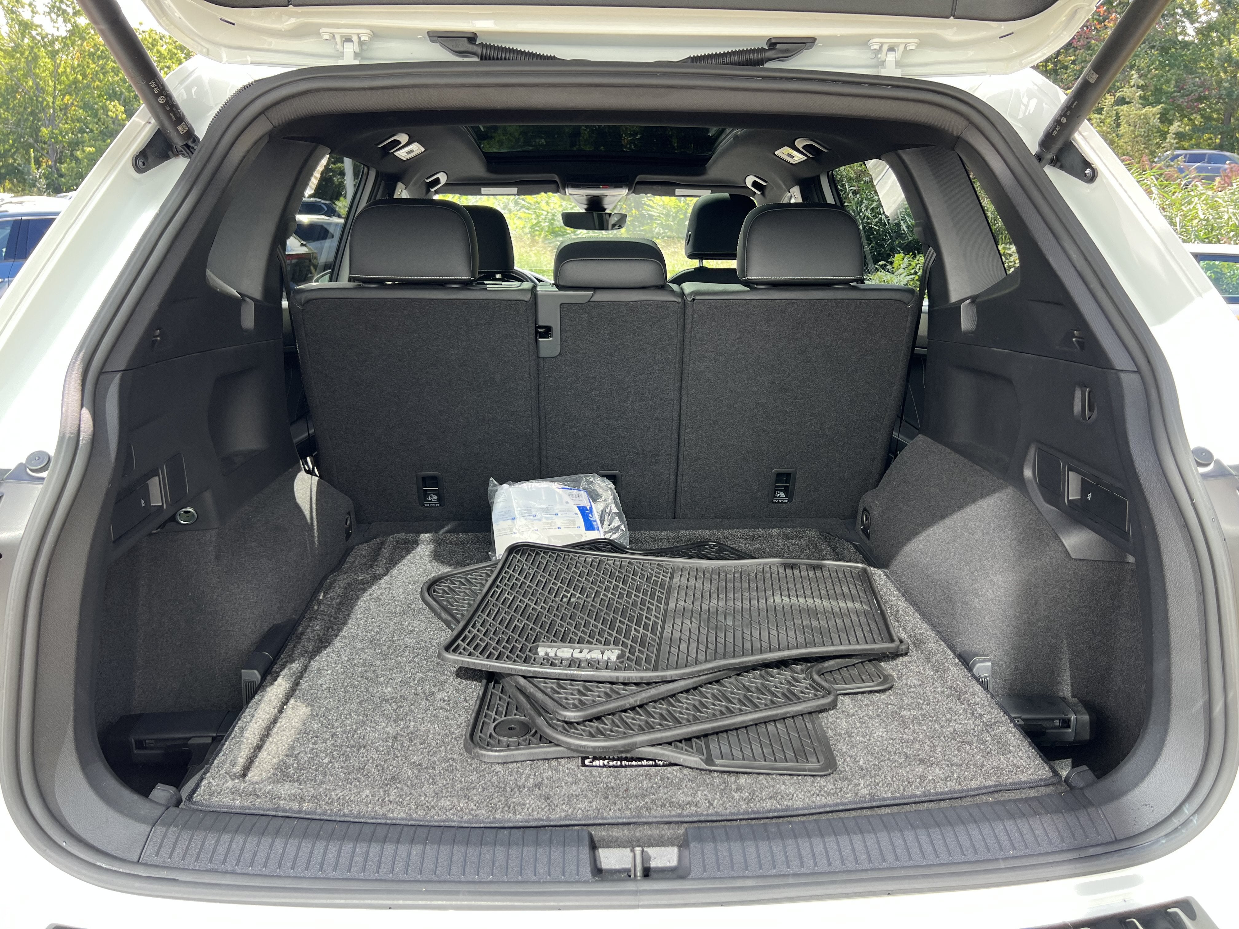 2023 Volkswagen Tiguan SEL R-Line