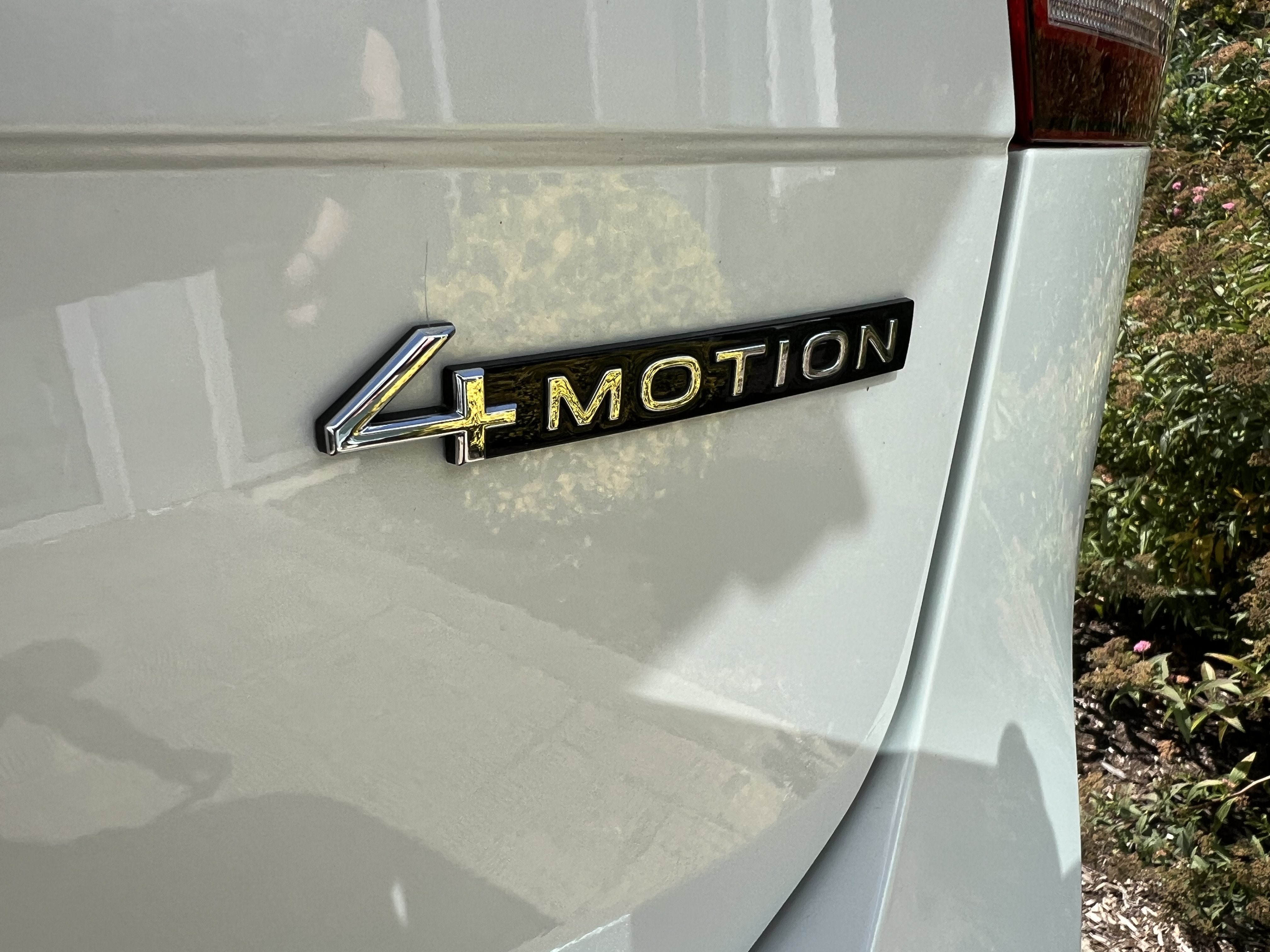 2023 Volkswagen Tiguan SEL R-Line