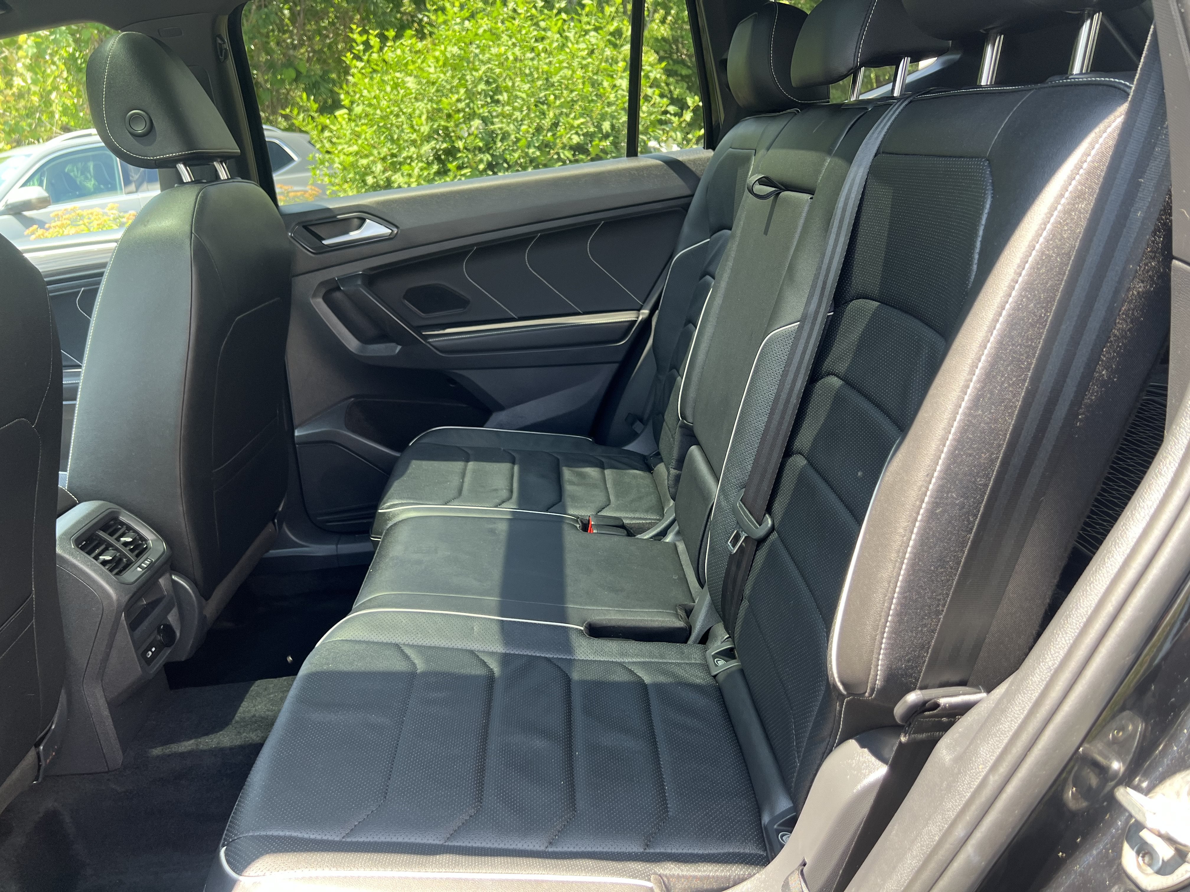 2023 Volkswagen Tiguan SEL R-Line