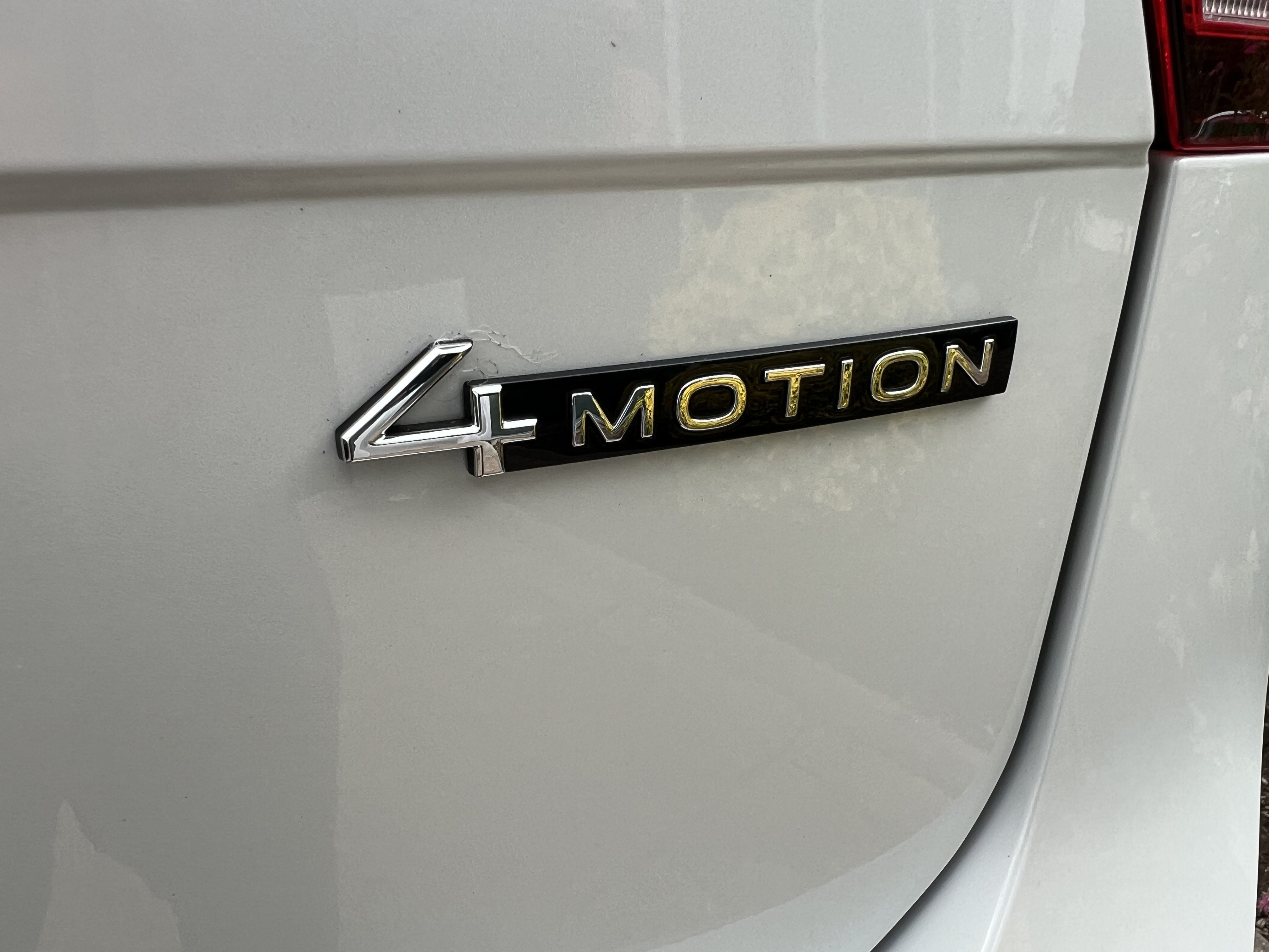 2023 Volkswagen Tiguan SEL R-Line