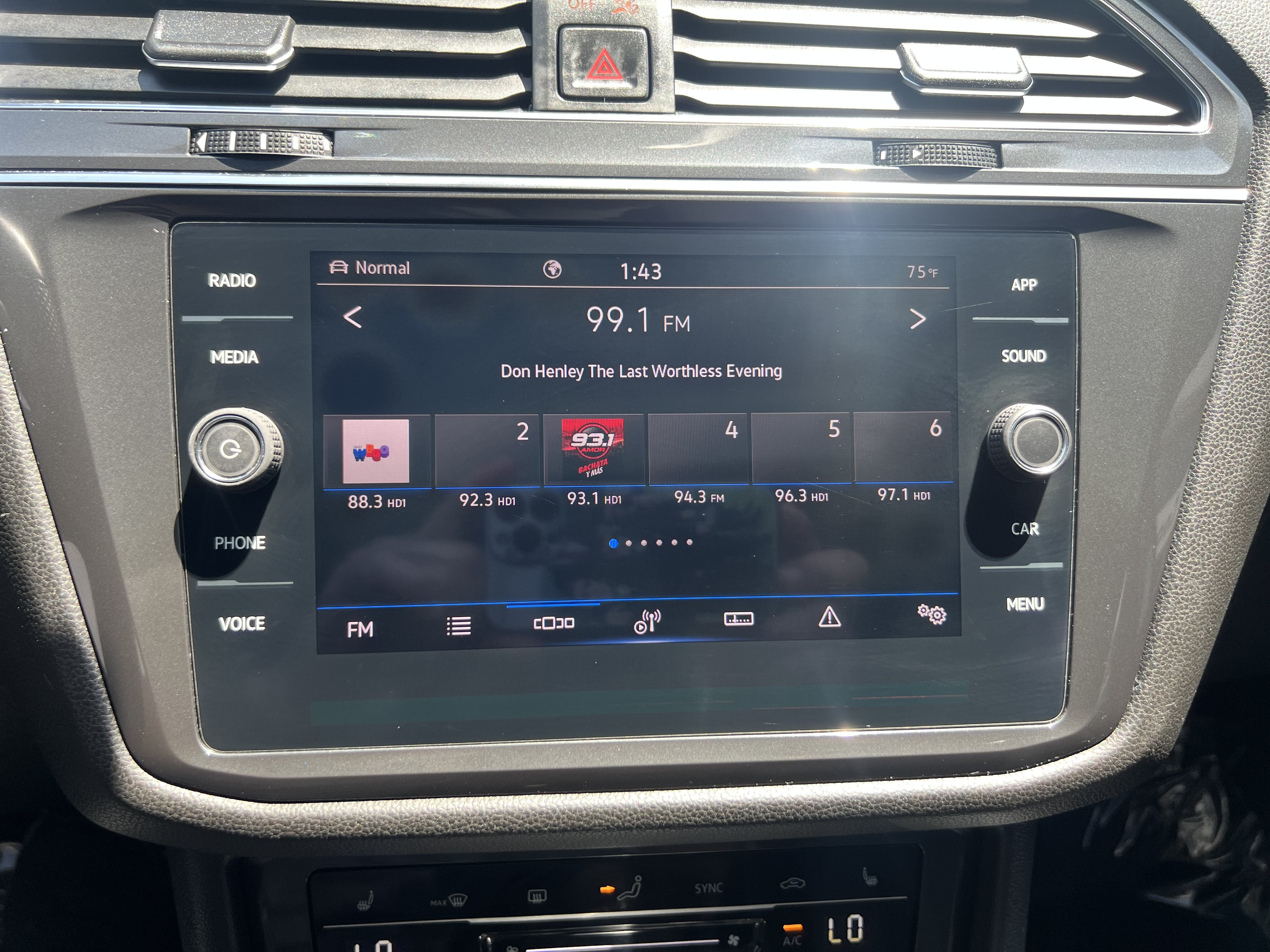 2022 Volkswagen Tiguan SE R-Line Black