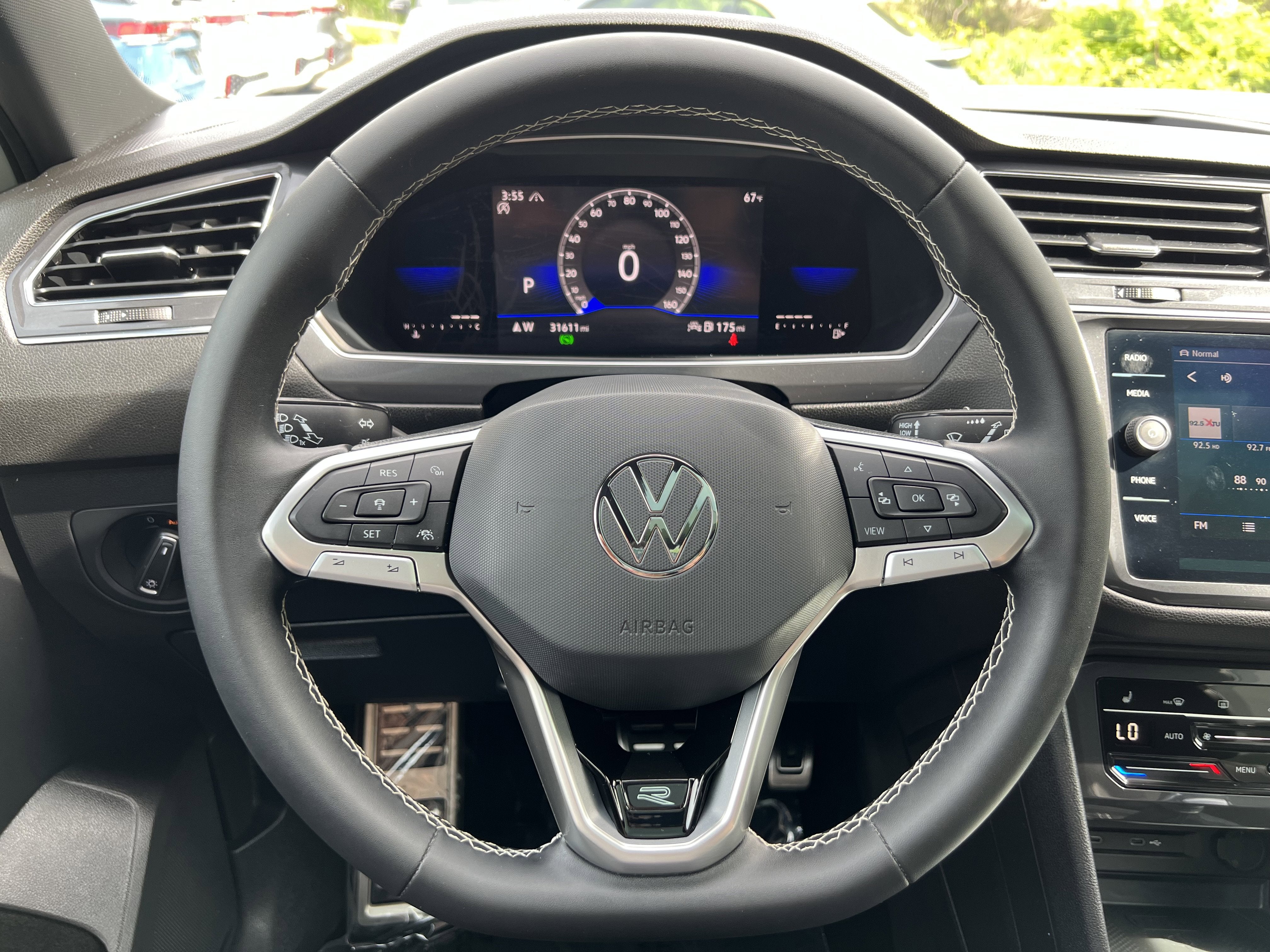 2023 Volkswagen Tiguan SE R-Line Black