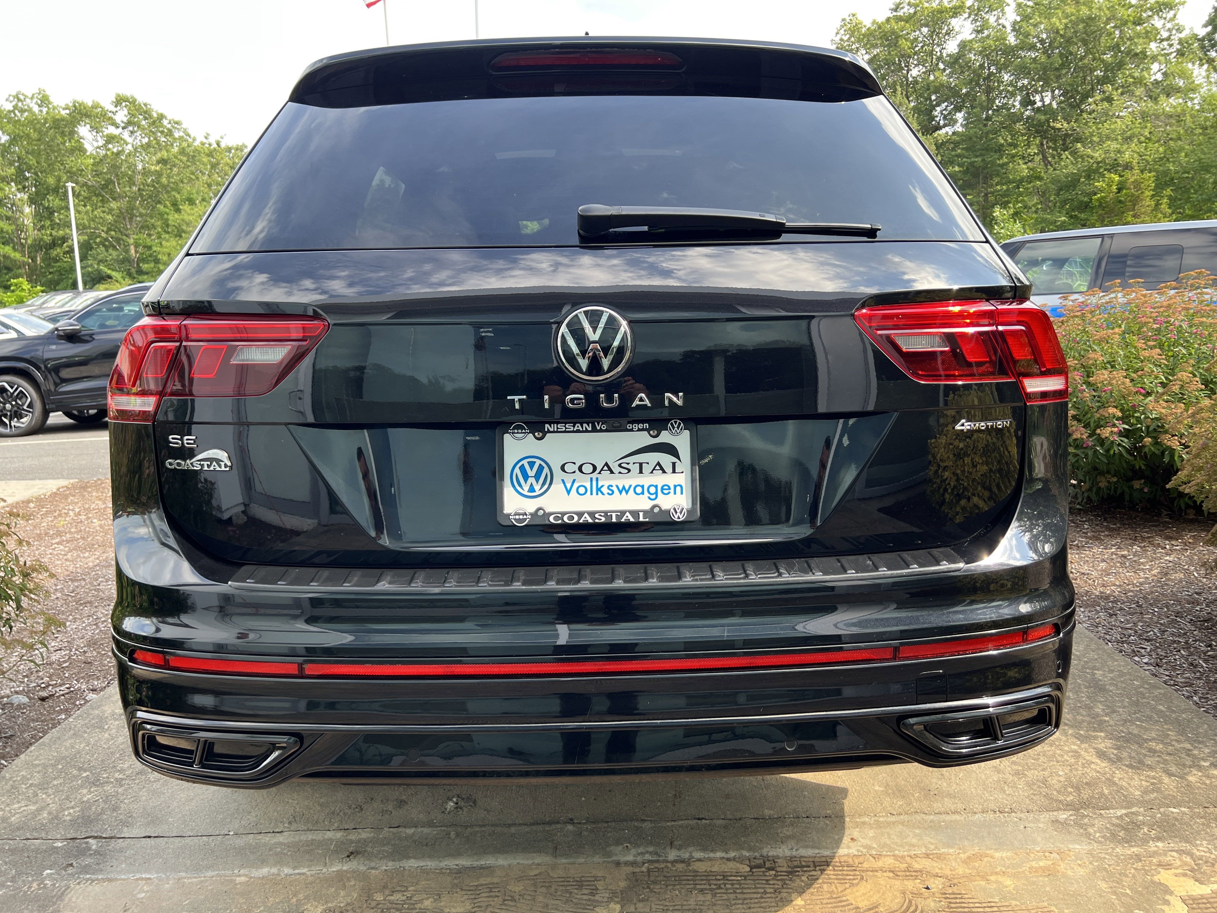 2024 Volkswagen Tiguan SE R-Line Black