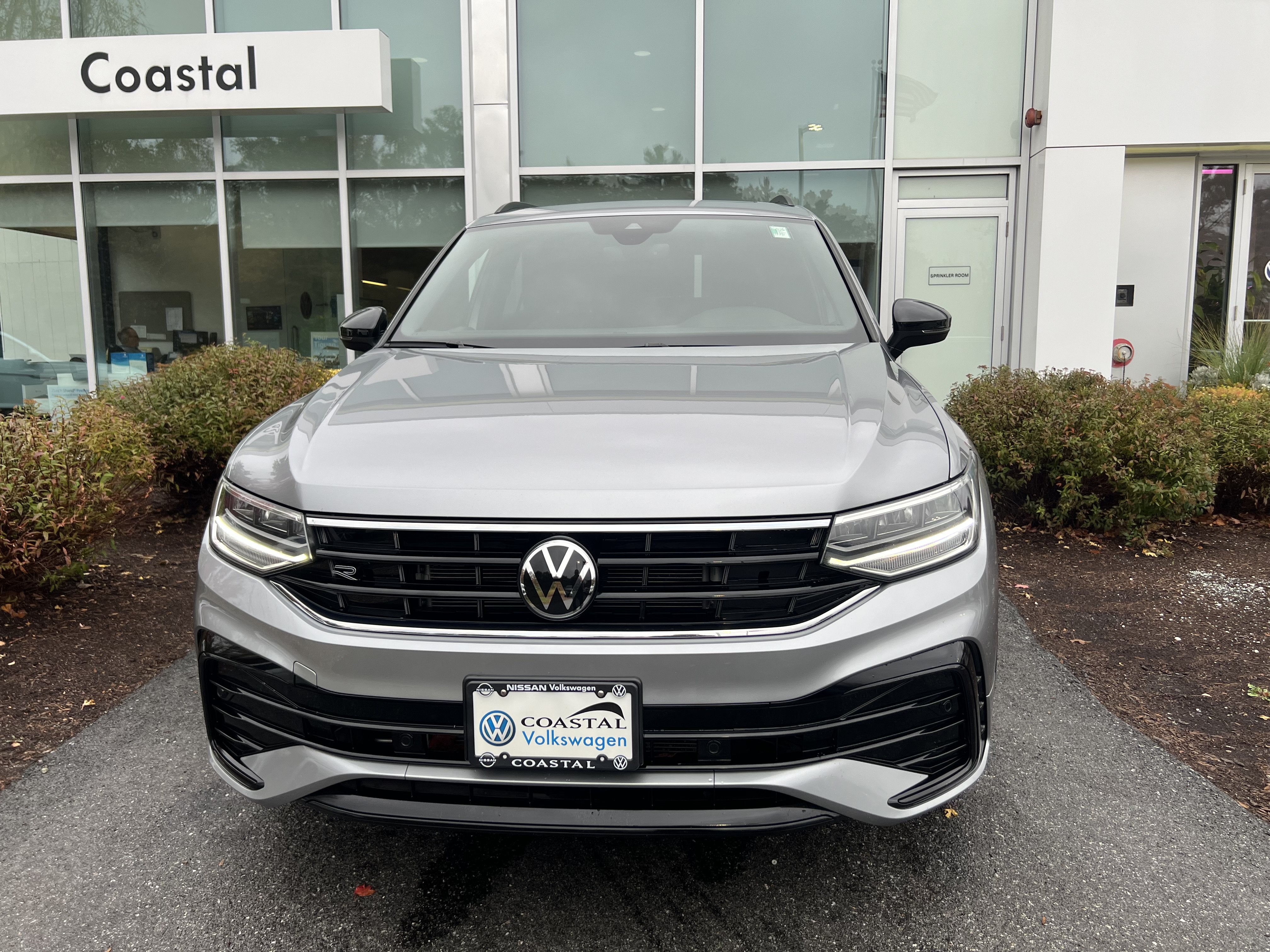 2024 Volkswagen Tiguan SE R-Line Black