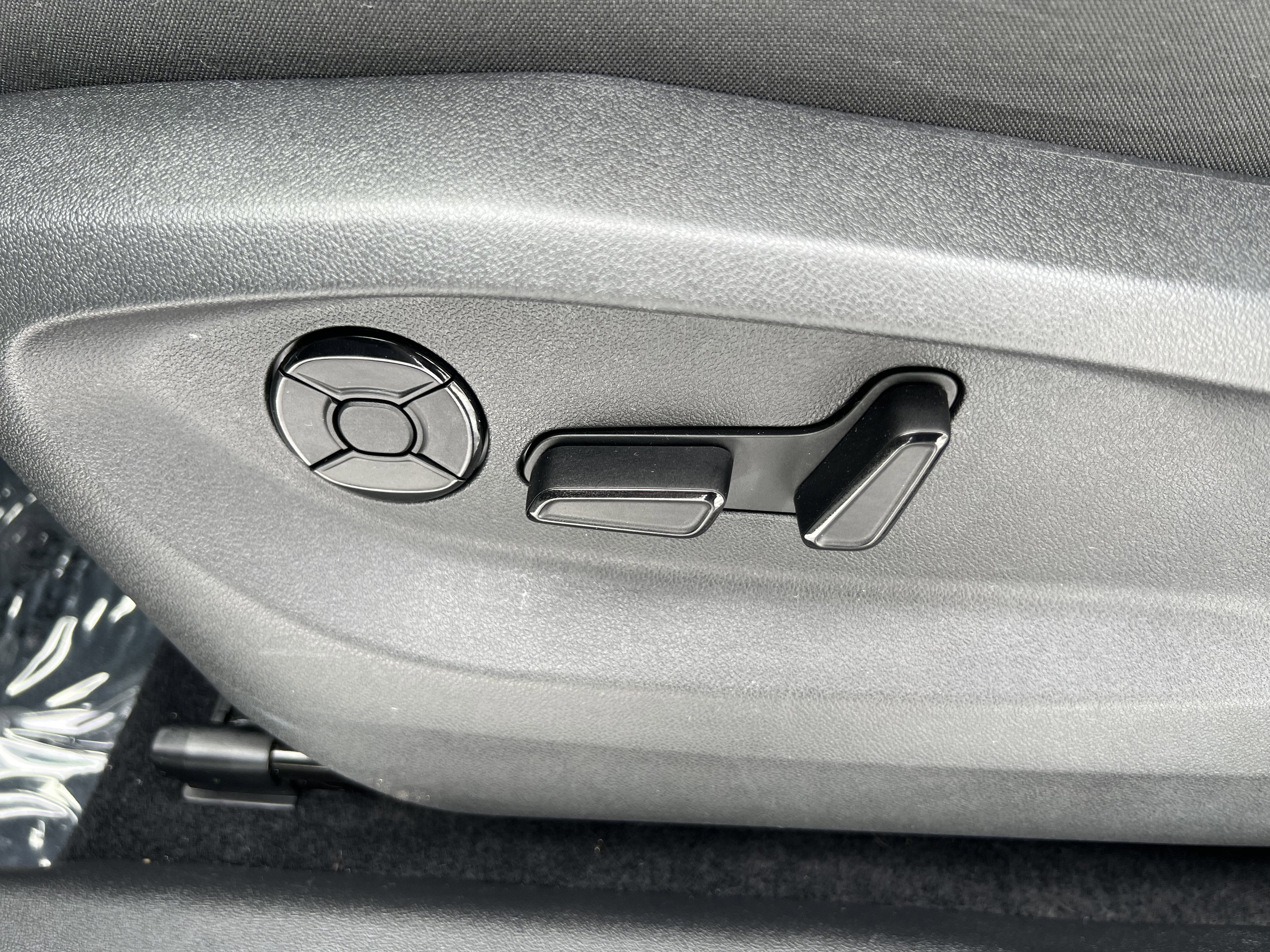 2025 Volkswagen Tiguan SE