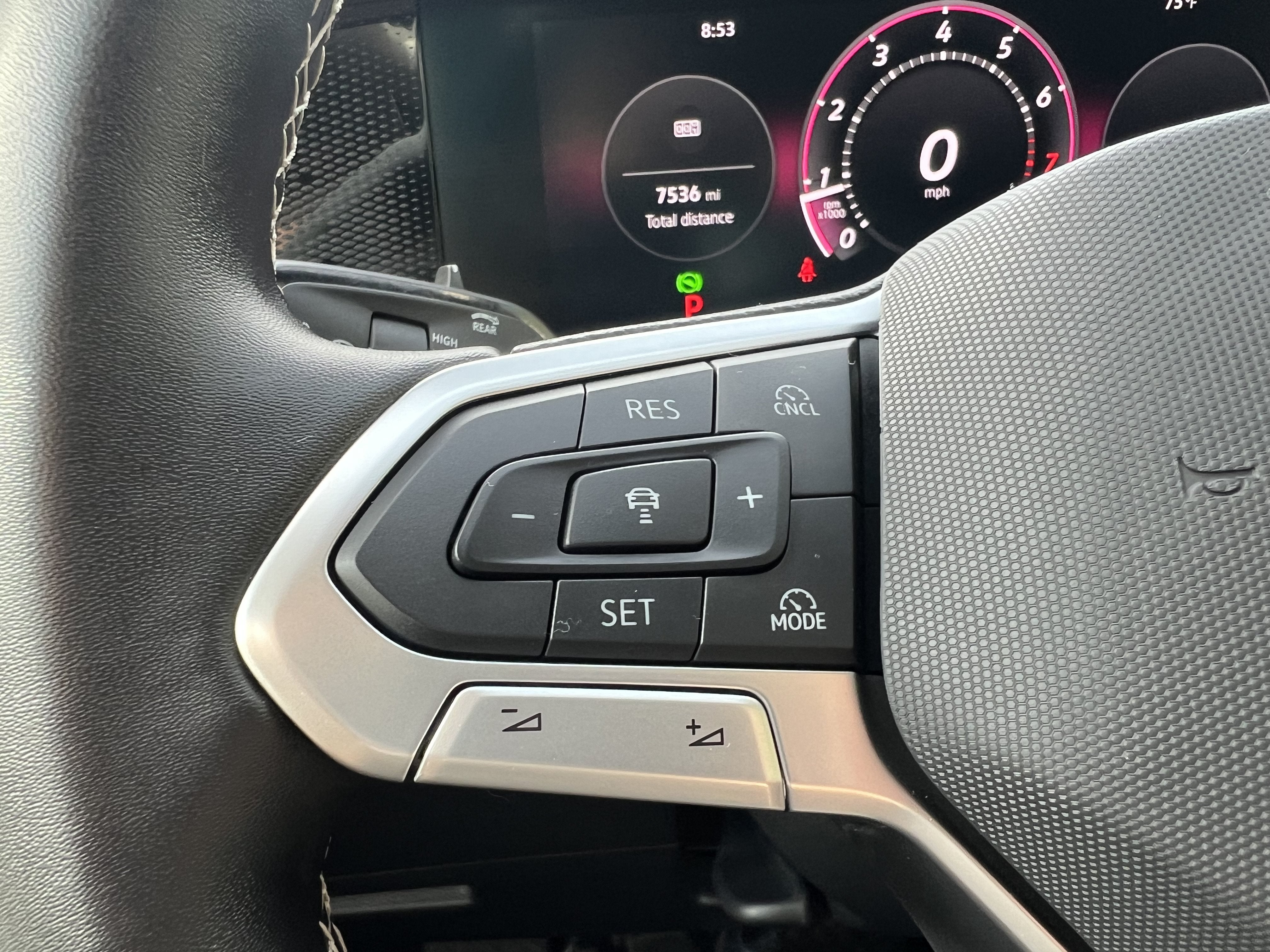 2025 Volkswagen Tiguan SE