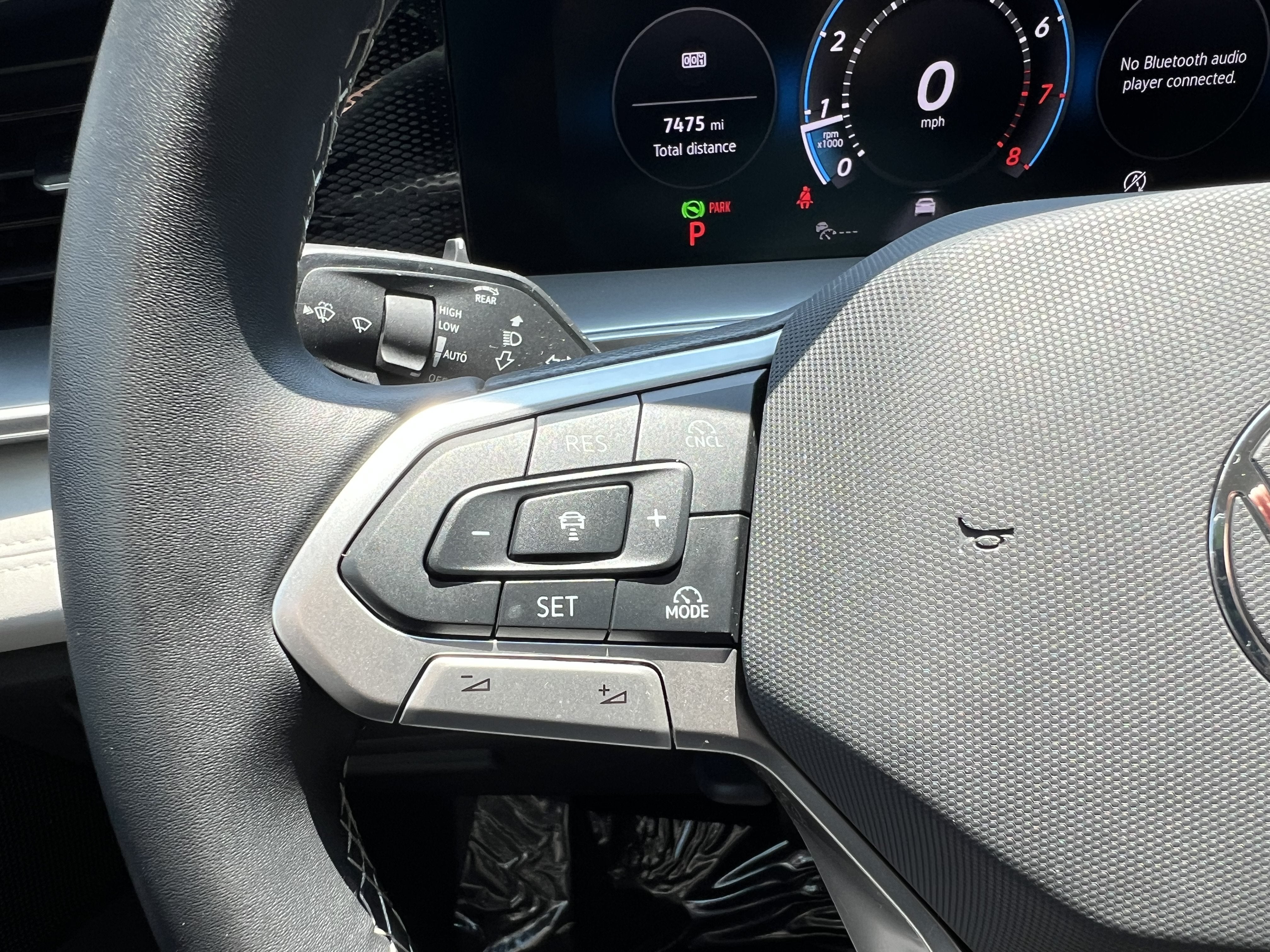 2025 Volkswagen Tiguan SE