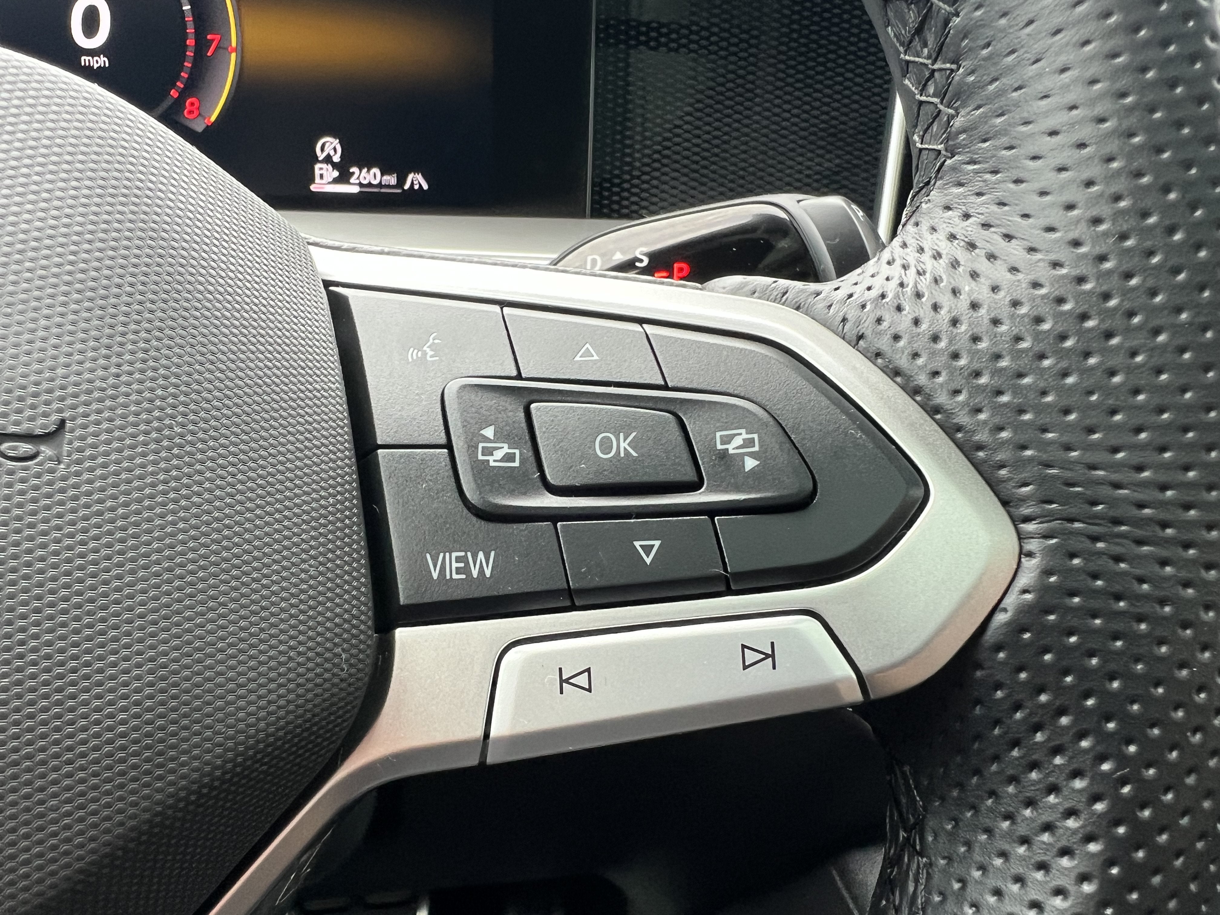 2025 Volkswagen Tiguan SE R-Line Black
