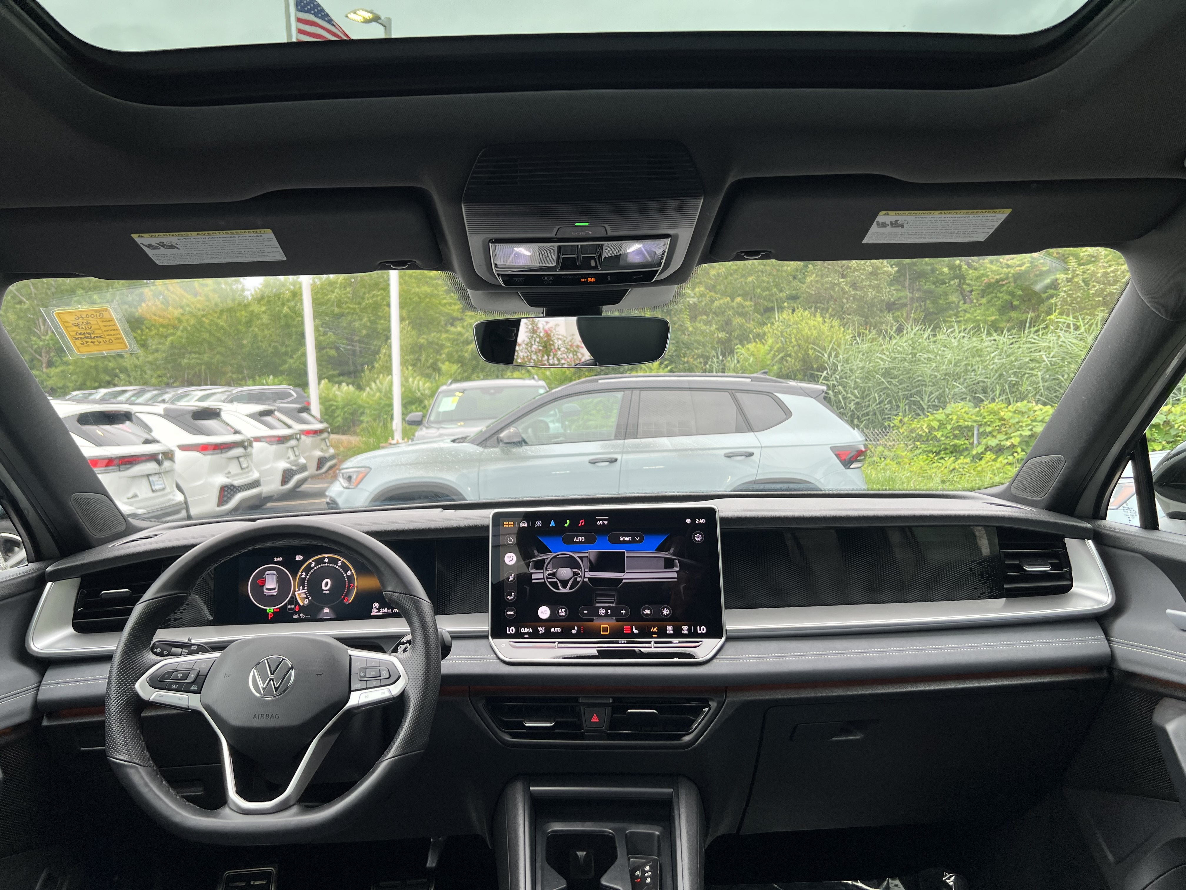 2025 Volkswagen Tiguan SE R-Line Black
