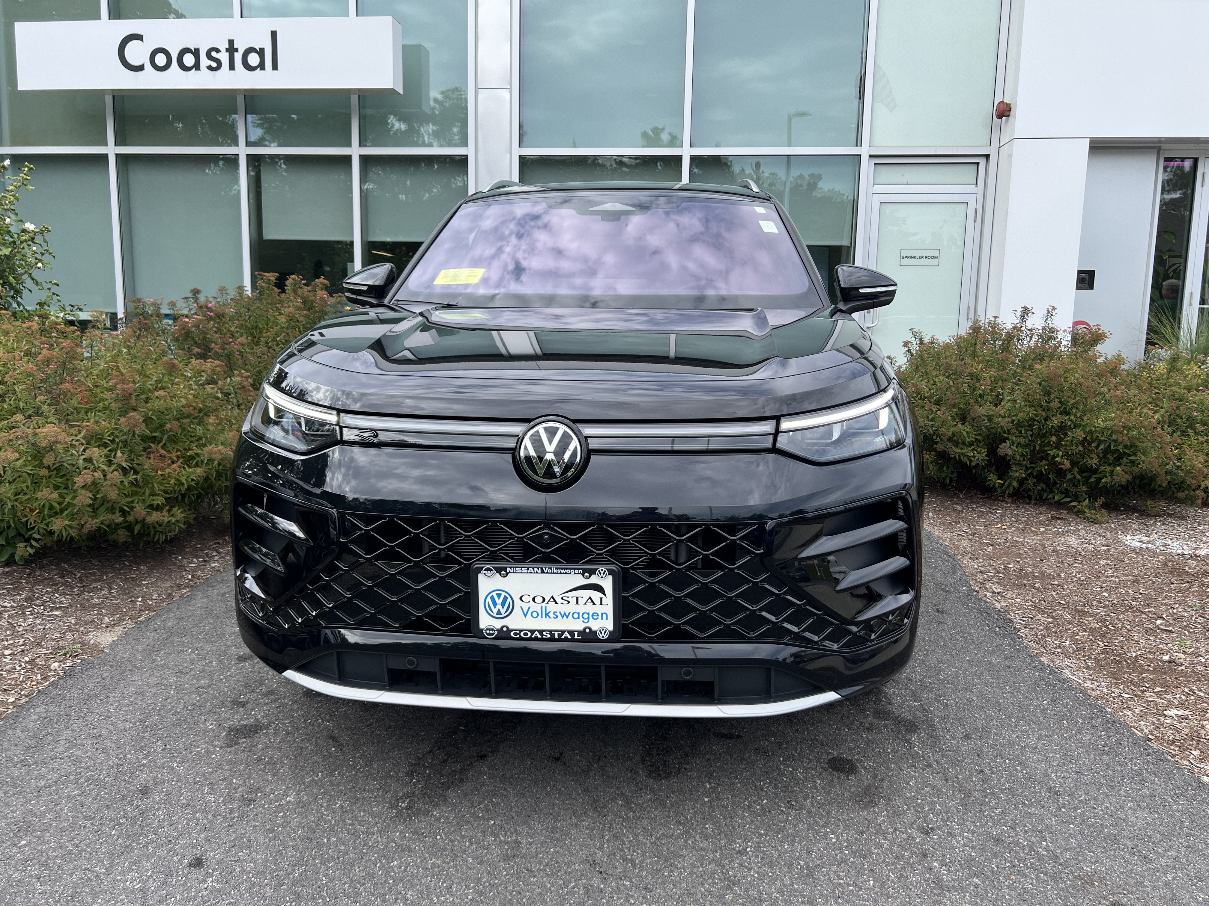 2025 Volkswagen Tiguan SEL R-Line