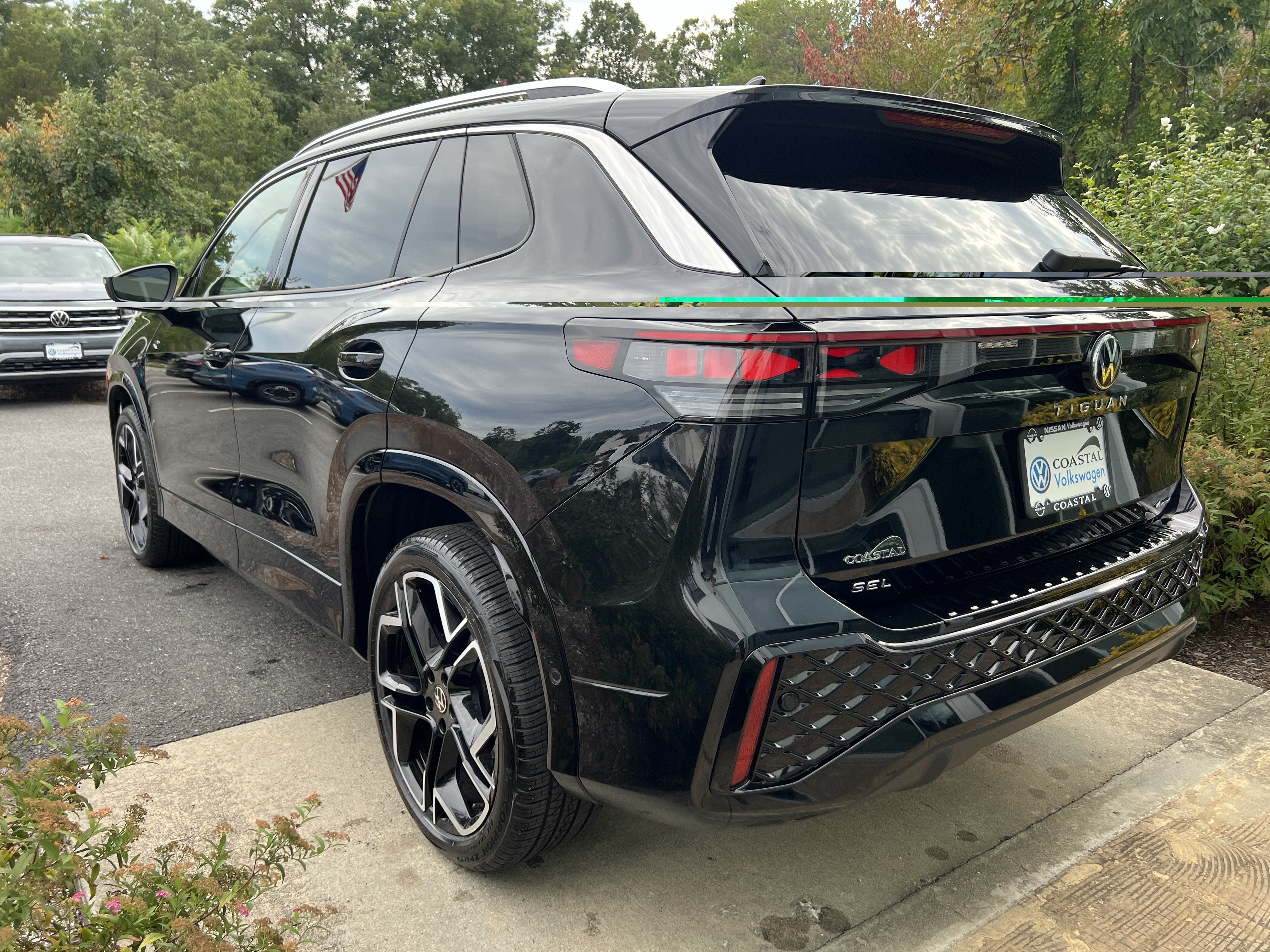 2025 Volkswagen Tiguan SEL R-Line