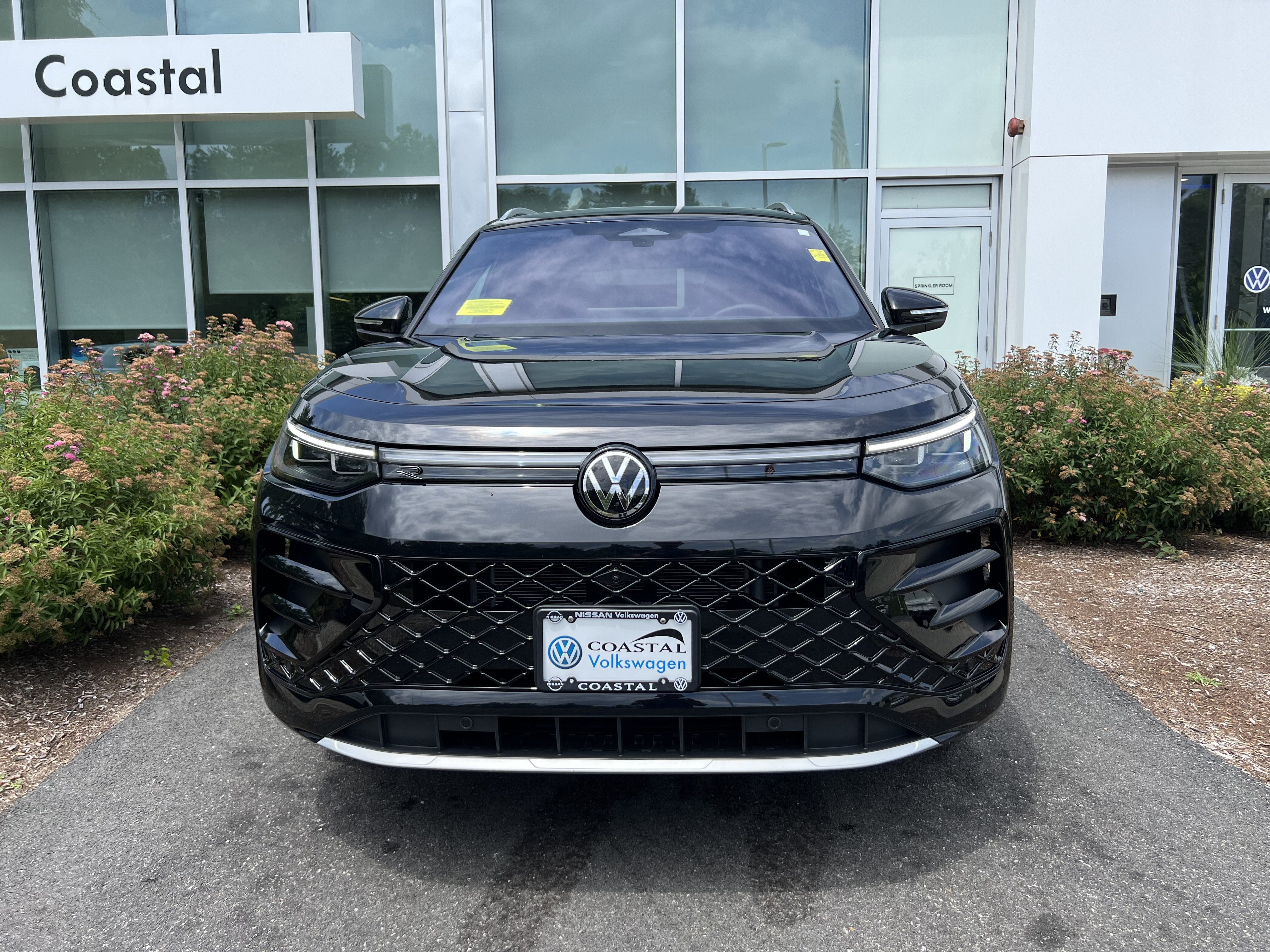 2025 Volkswagen Tiguan SEL R-Line