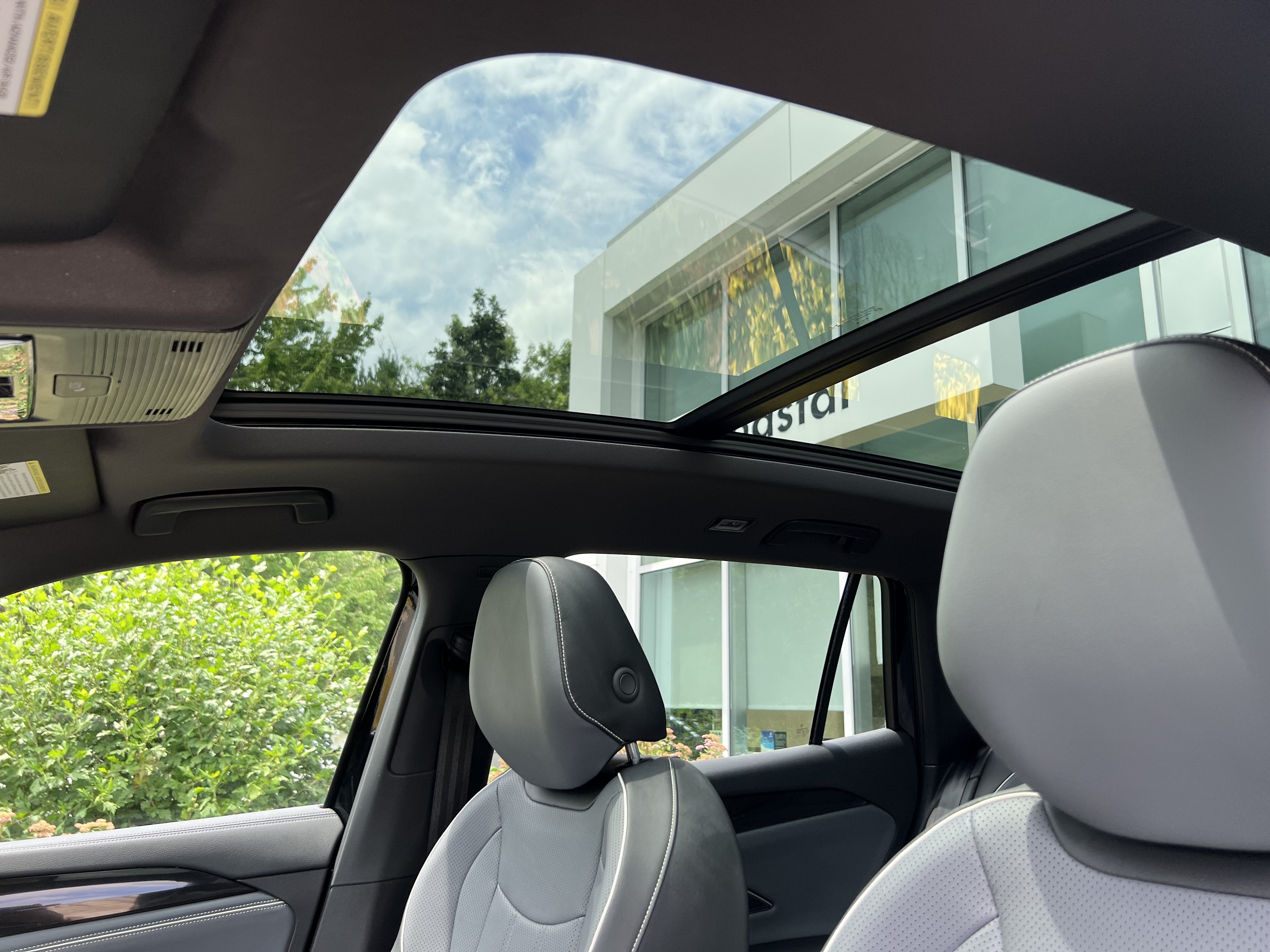 2025 Volkswagen Tiguan SEL R-Line