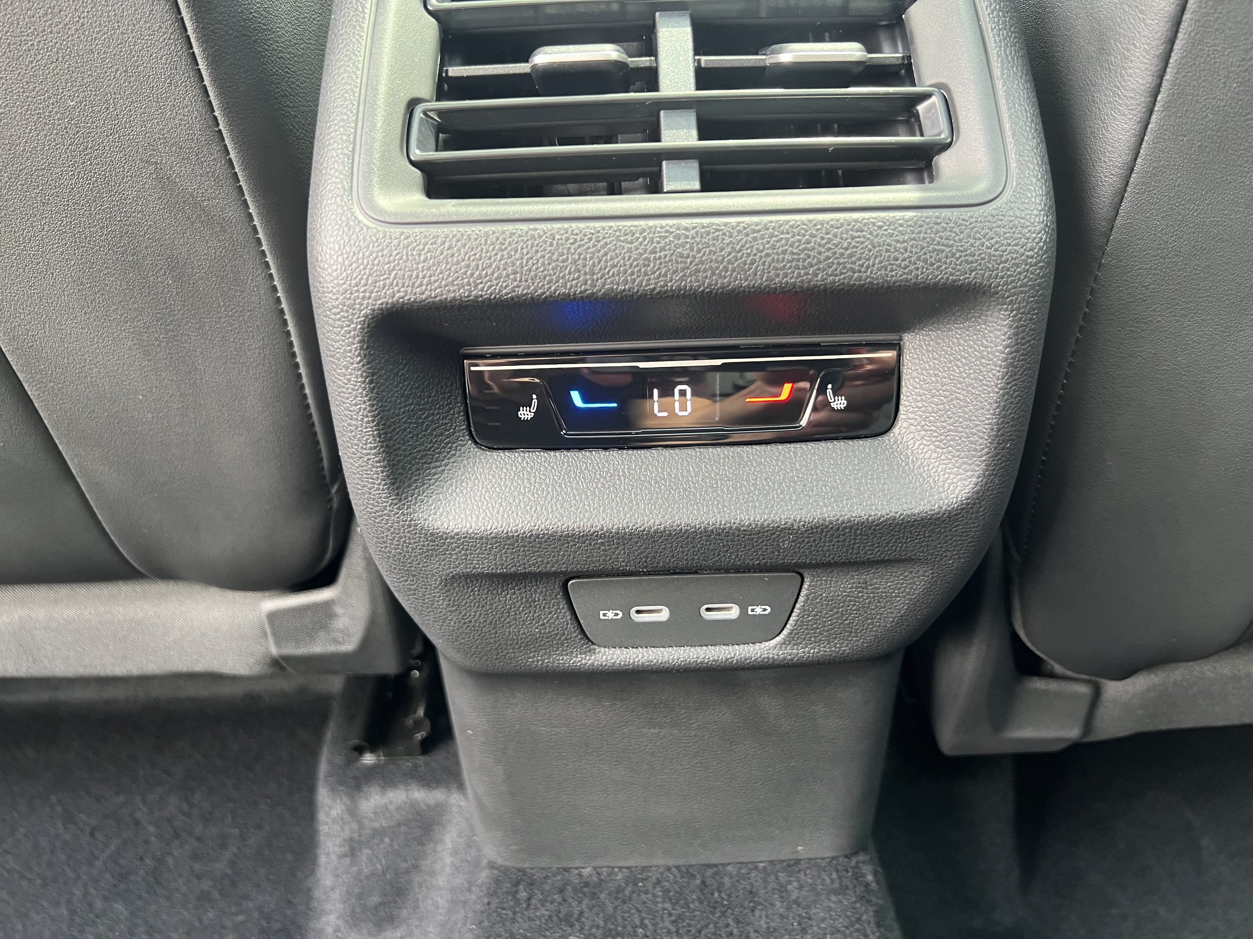 2025 Volkswagen Tiguan SEL R-Line