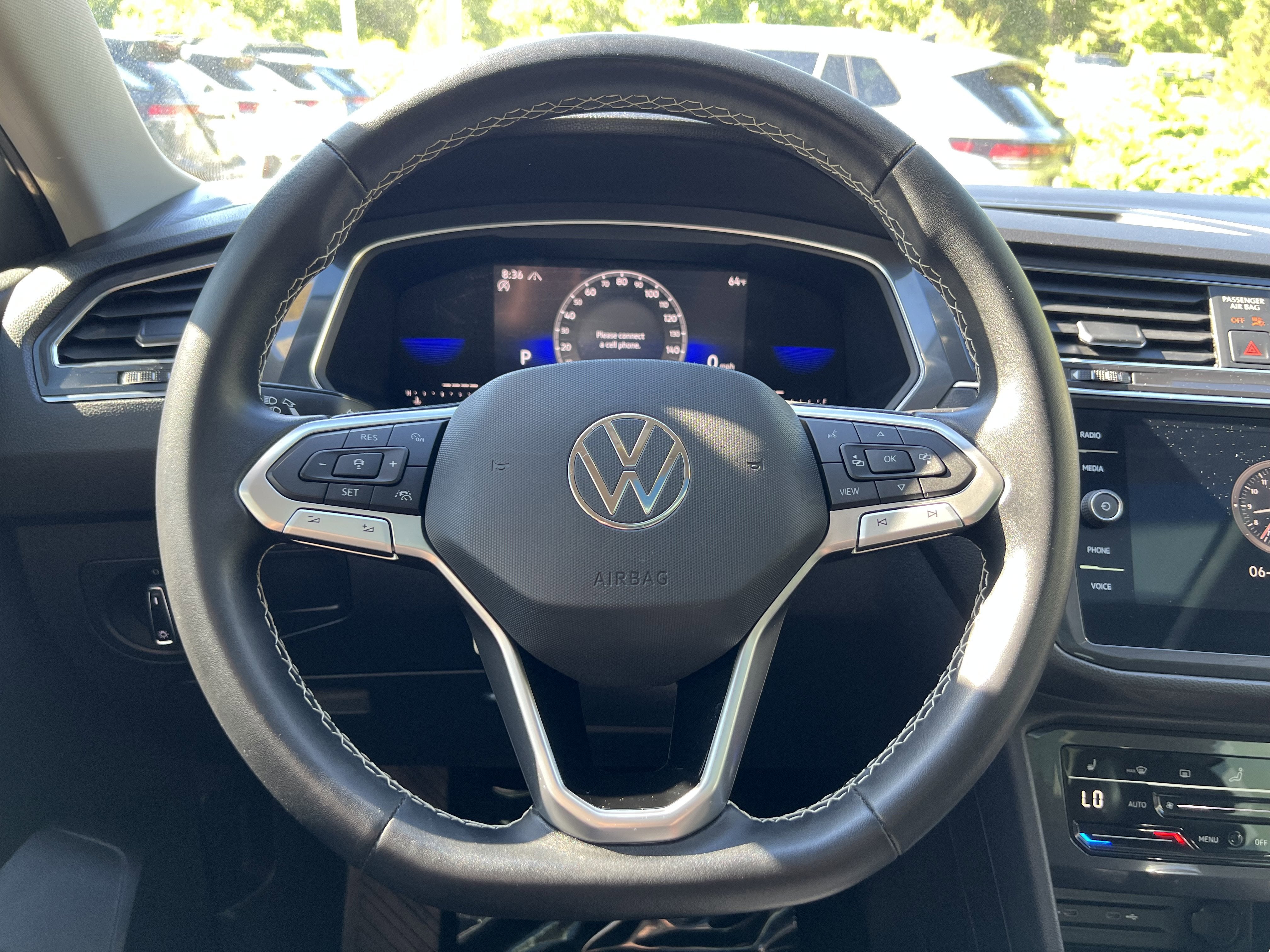 2023 Volkswagen Tiguan SE W/ Panoramic Sunroof