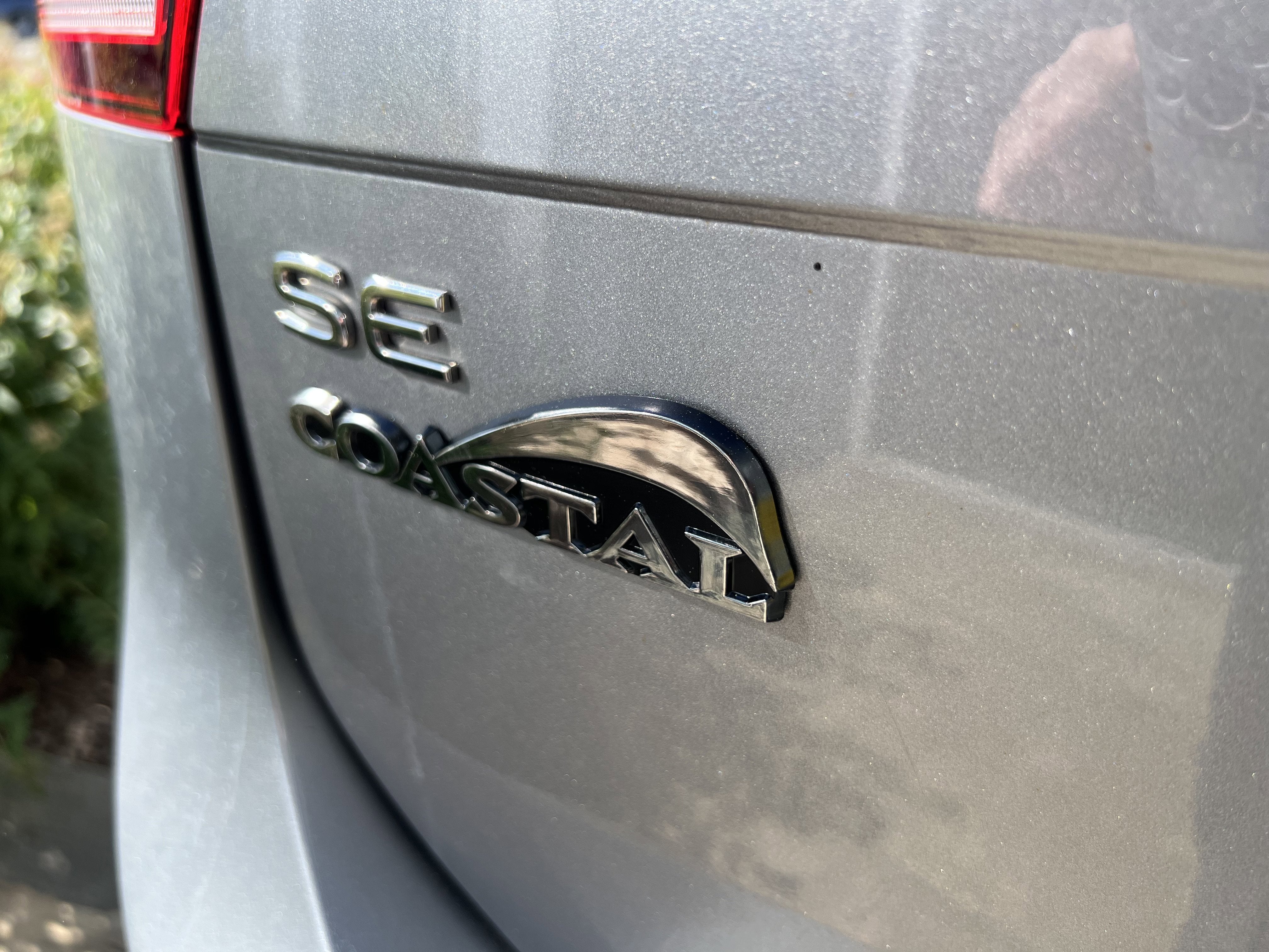 2023 Volkswagen Tiguan SE W/ Panoramic Sunroof