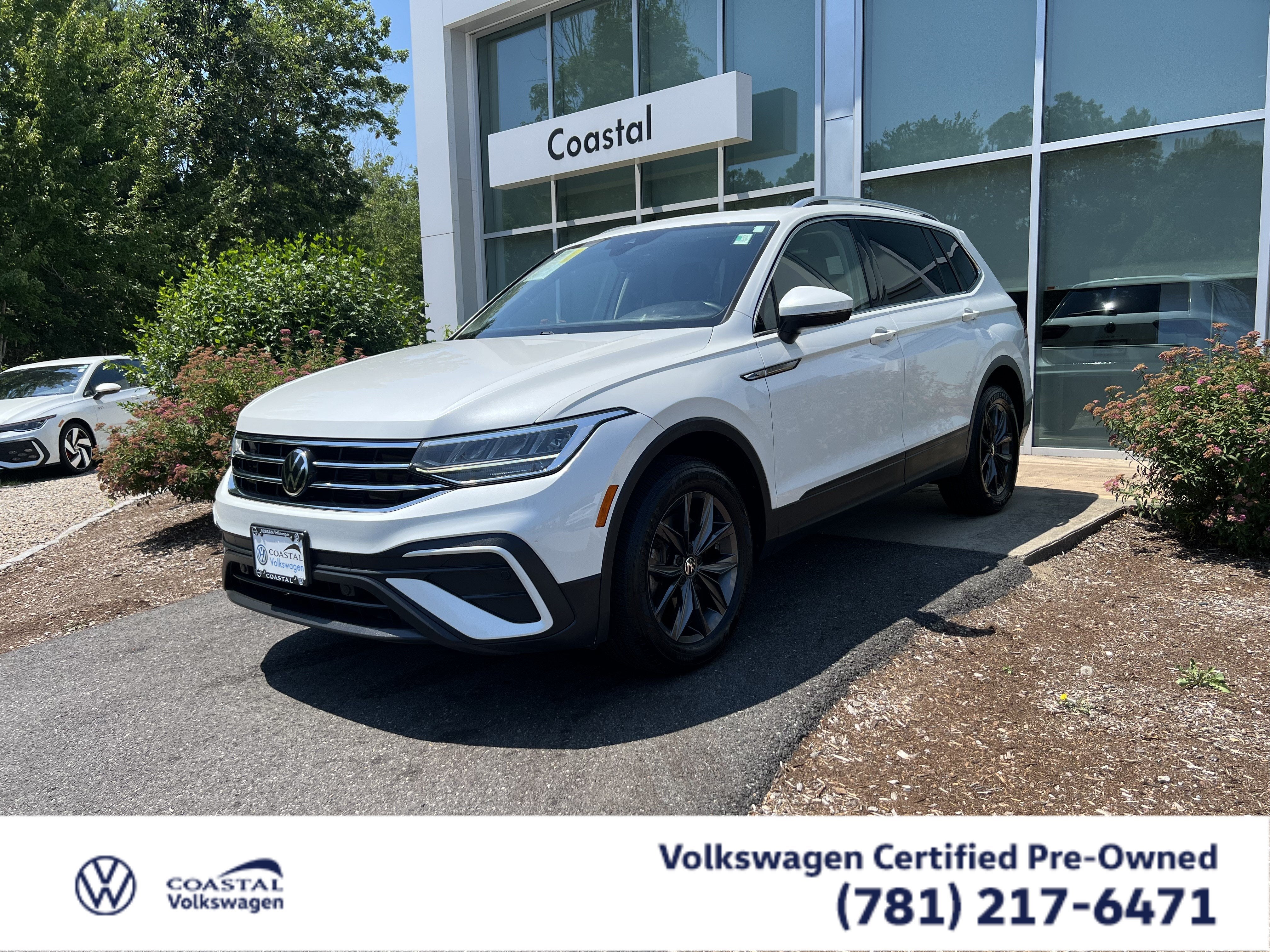 2023 Volkswagen Tiguan SE W/ Panoramic Sunroof