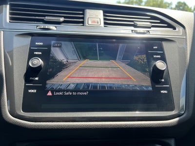 2023 Volkswagen Tiguan SE W/ Panoramic Sunroof